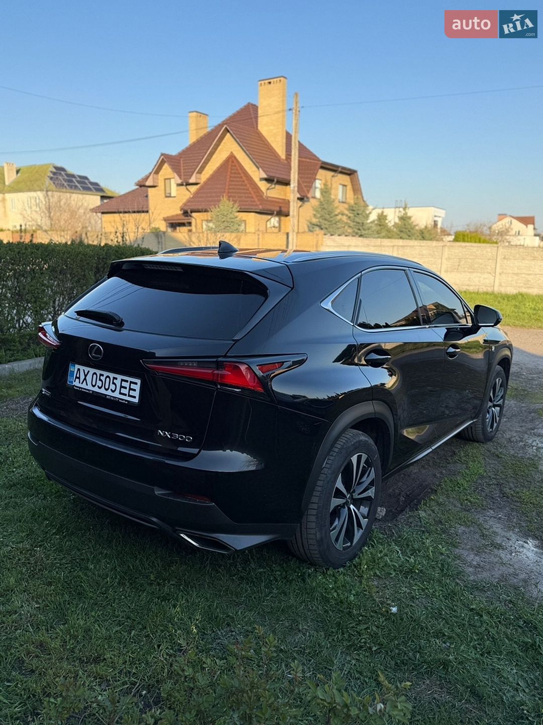 Lexus NX 2018 VIN JTJBARBZ3J2170572 фото оголошення 4 з 38