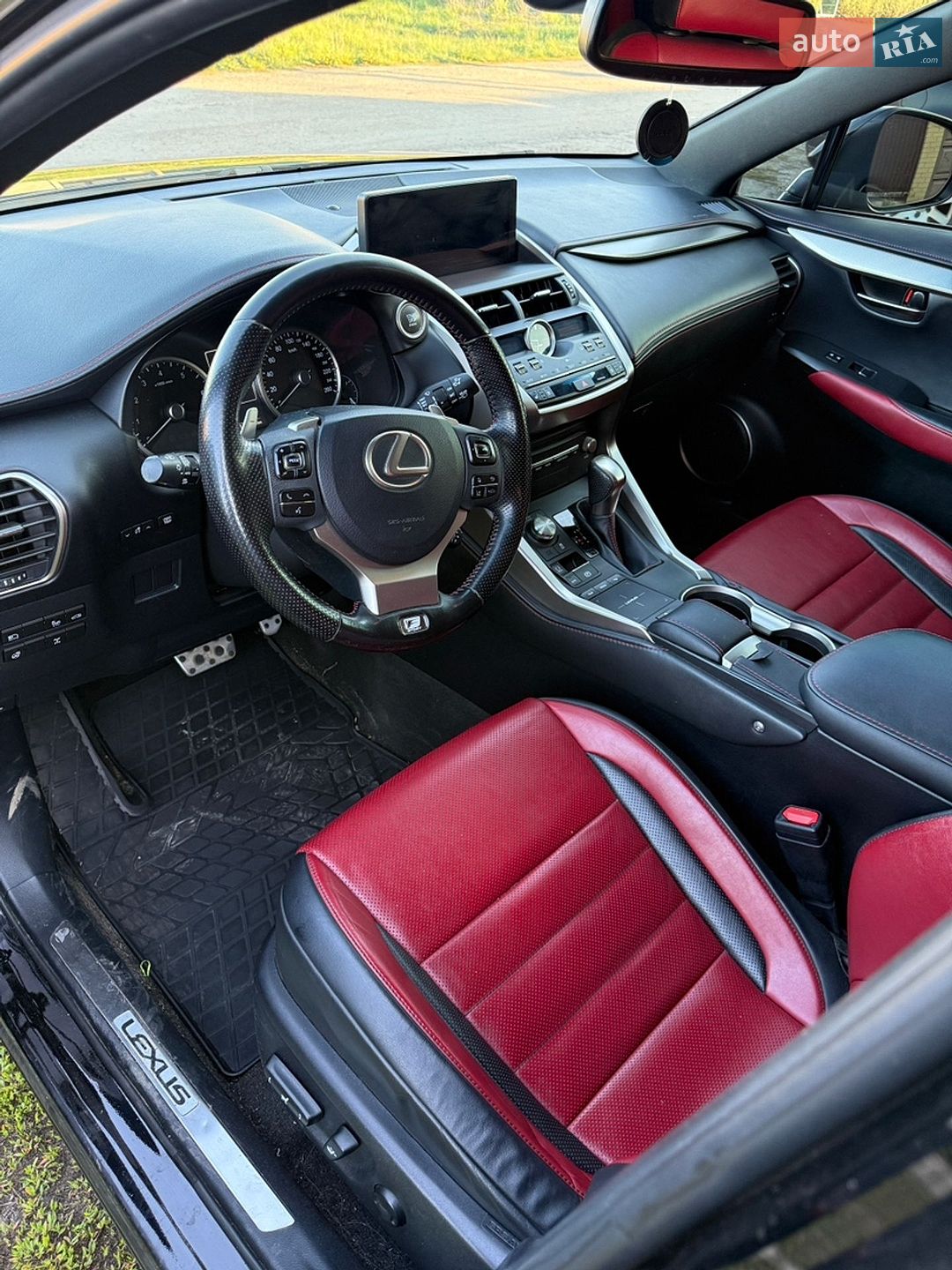 Lexus NX 2018 VIN JTJBARBZ3J2170572 фото оголошення 16 з 38