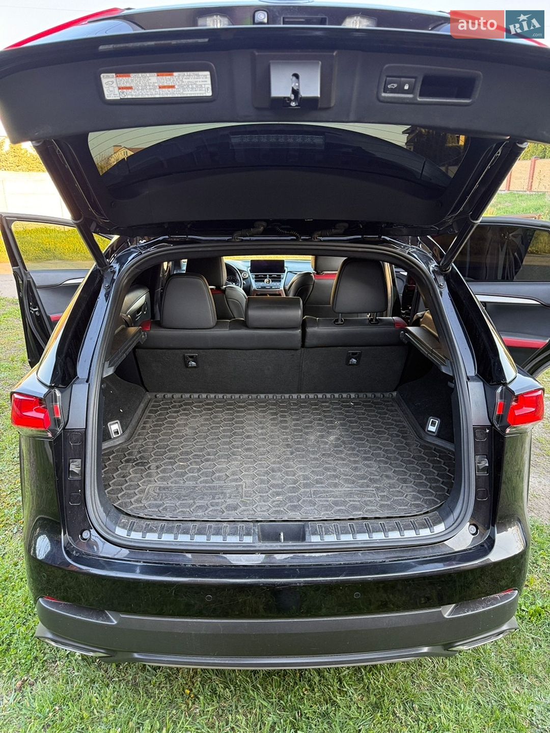 Lexus NX 2018 VIN JTJBARBZ3J2170572 фото оголошення 21 з 38