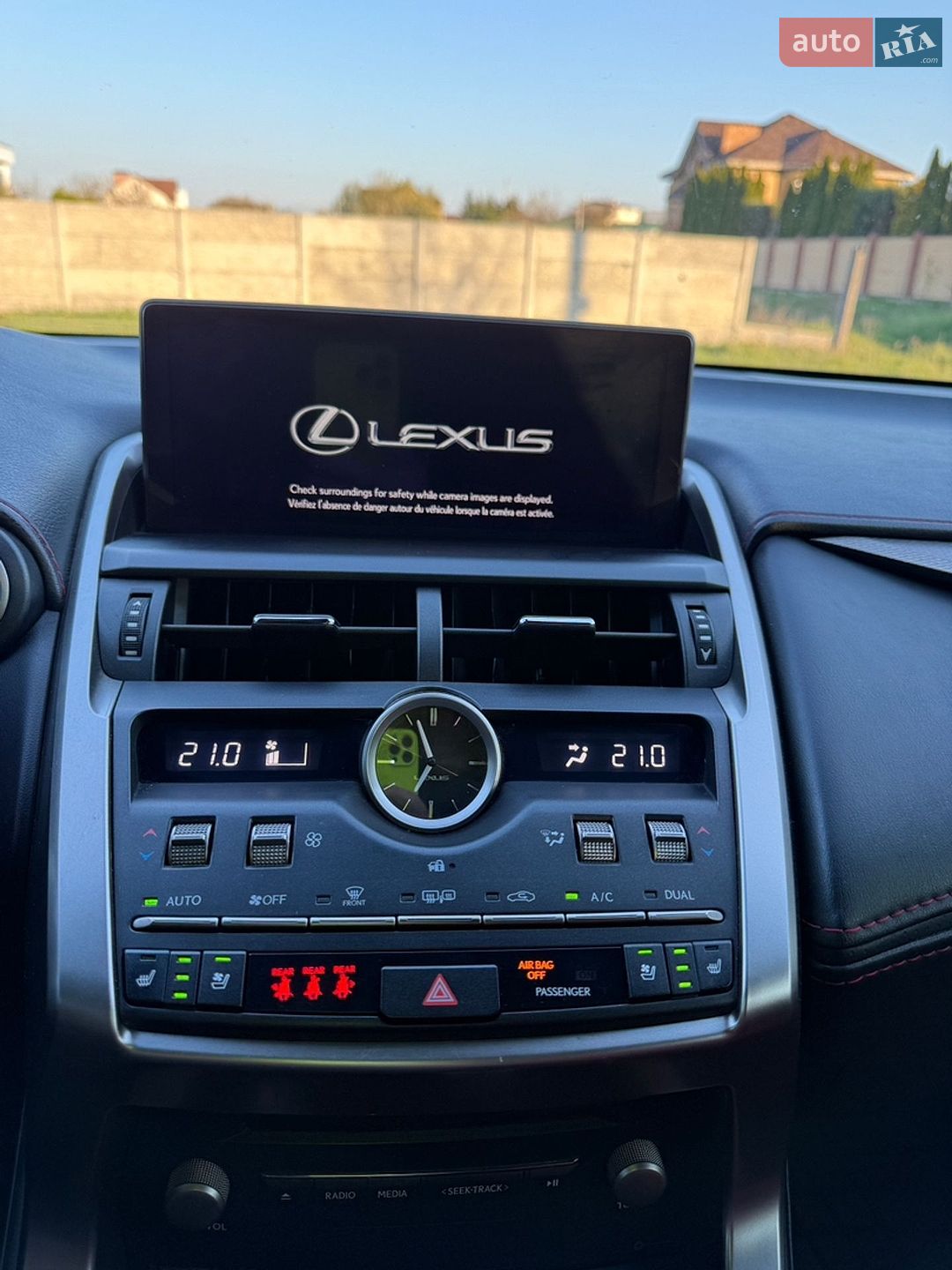 Lexus NX 2018 VIN JTJBARBZ3J2170572 фото оголошення 30 з 38