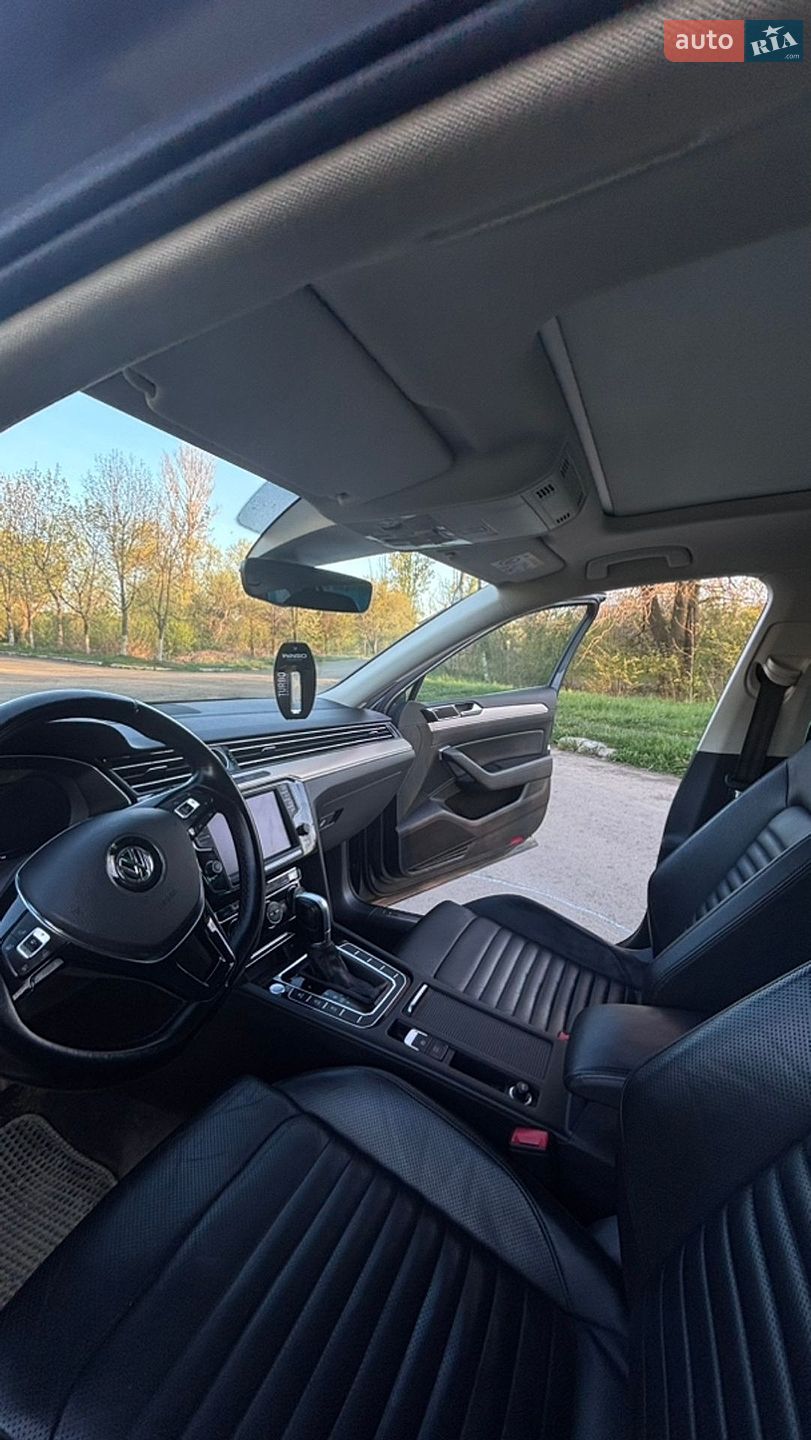 Volkswagen Passat 2017 VIN WVWZZZ3CZHE158065 фото оголошення 12 з 20