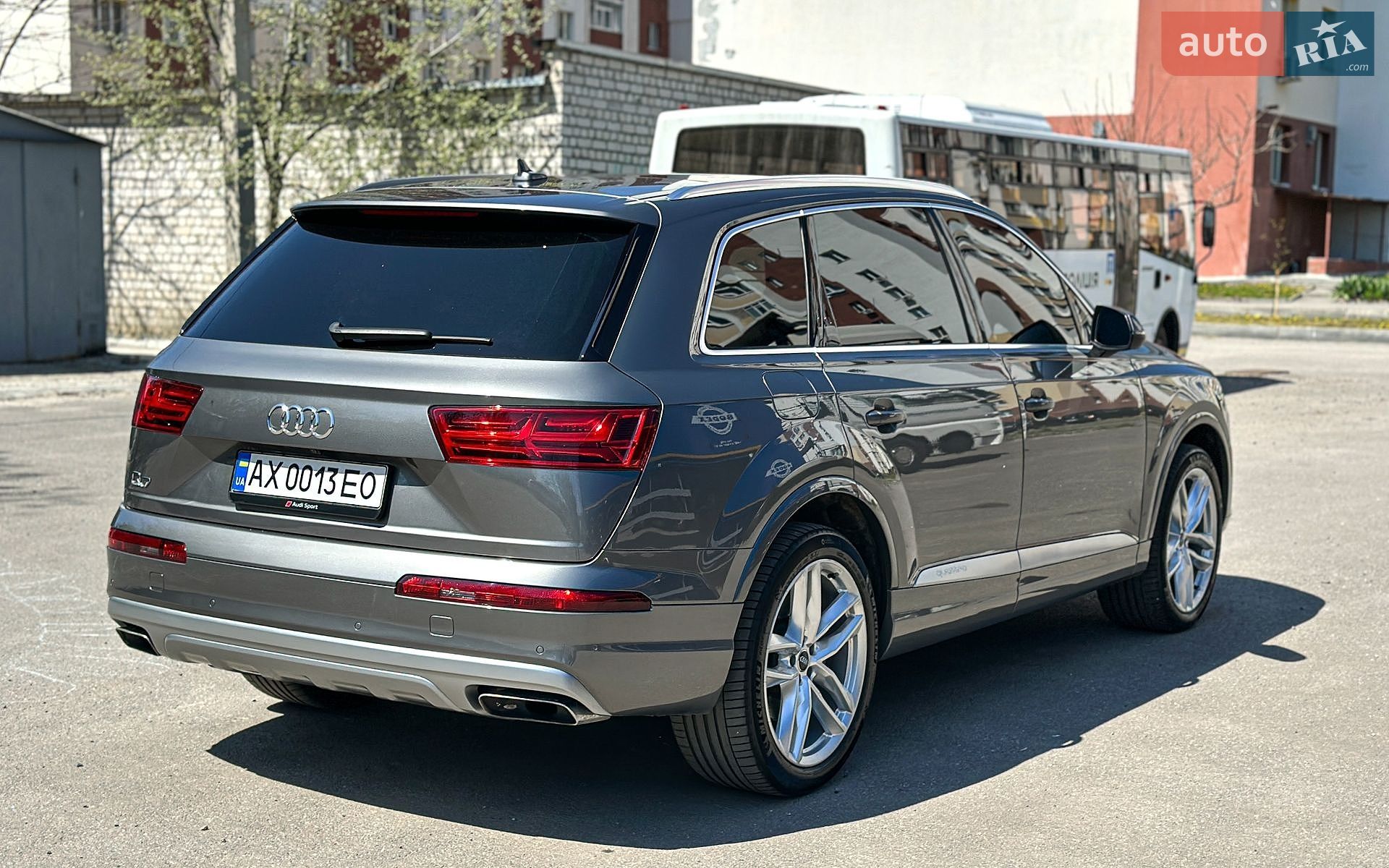 Audi Q7 2017 VIN WA1VAAF76HD057525 фото оголошення 7 з 49