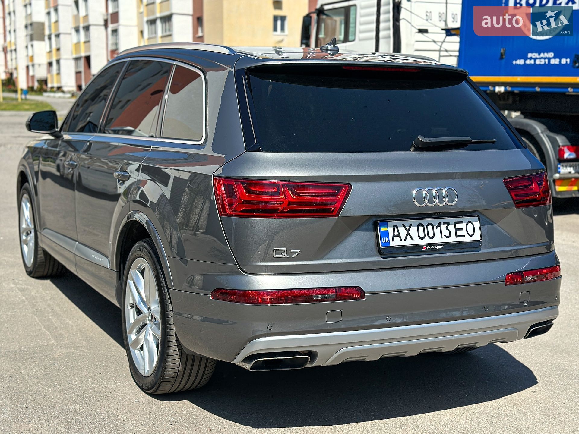 Audi Q7 2017 VIN WA1VAAF76HD057525 фото оголошення 11 з 49