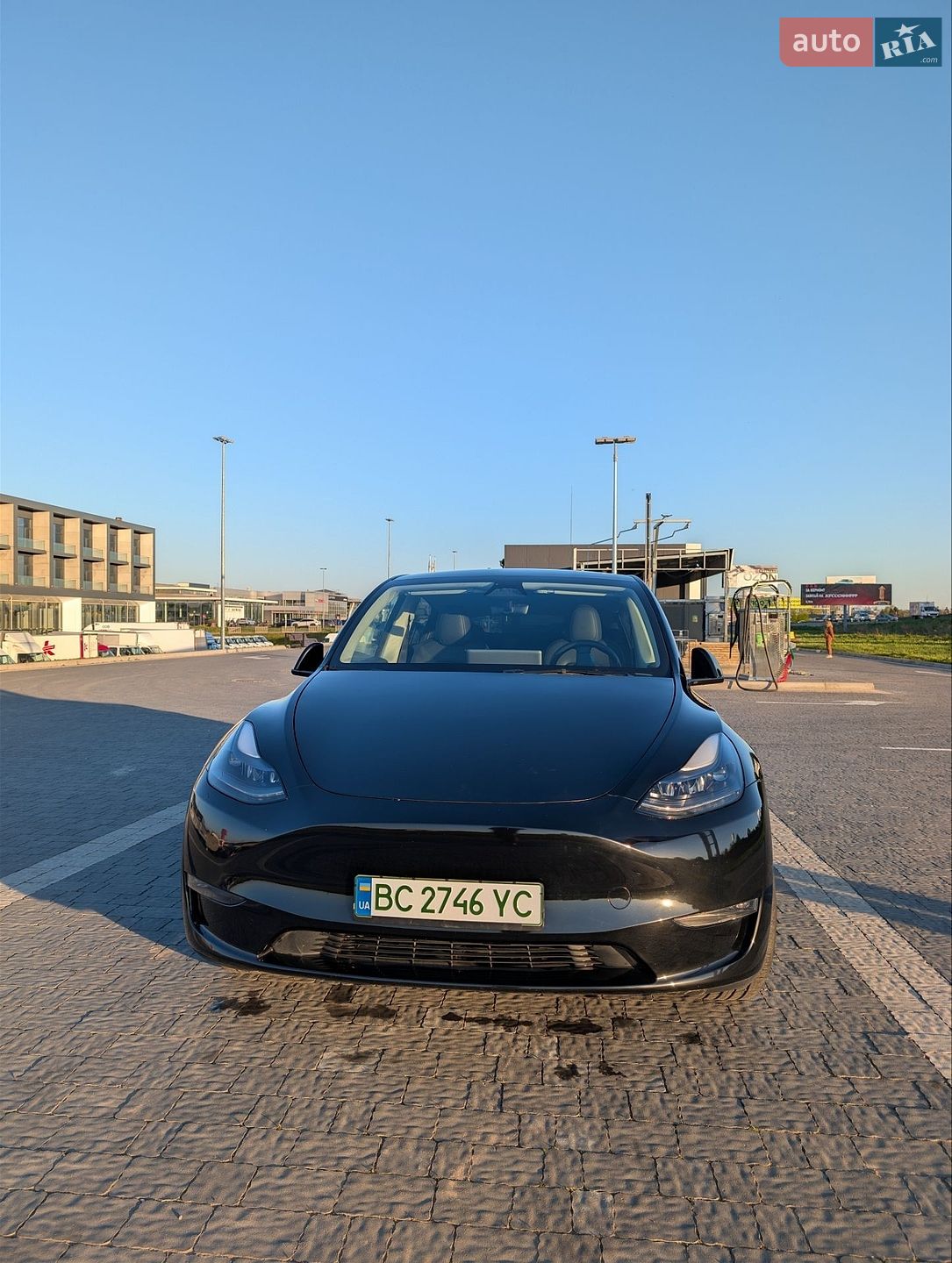 Tesla Model Y 2024 VIN 7SAYGDED9RF055789 фото оголошення 3 з 38