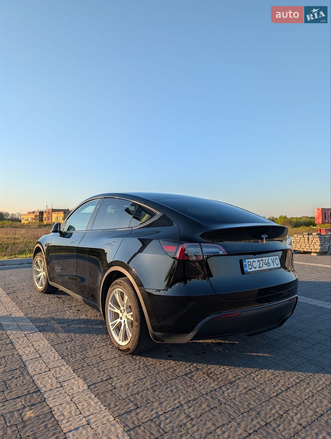 Tesla Model Y 2024 VIN 7SAYGDED9RF055789 фото оголошення 9 з 38