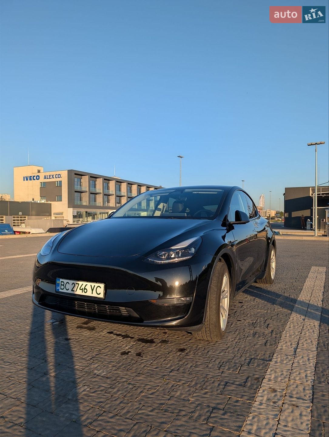 Tesla Model Y 2024 VIN 7SAYGDED9RF055789 фото оголошення 13 з 38