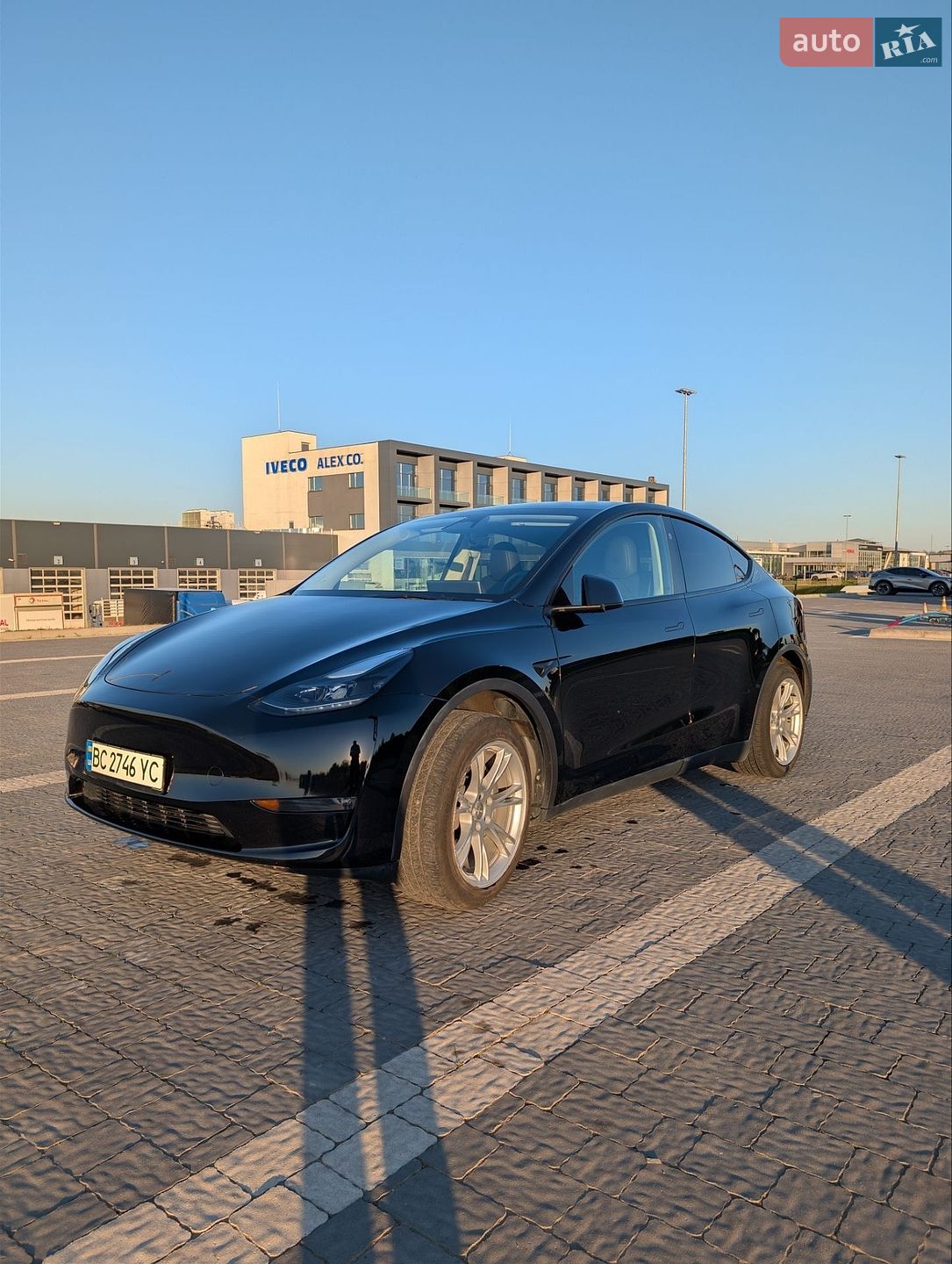 Tesla Model Y 2024 VIN 7SAYGDED9RF055789 фото оголошення 11 з 38
