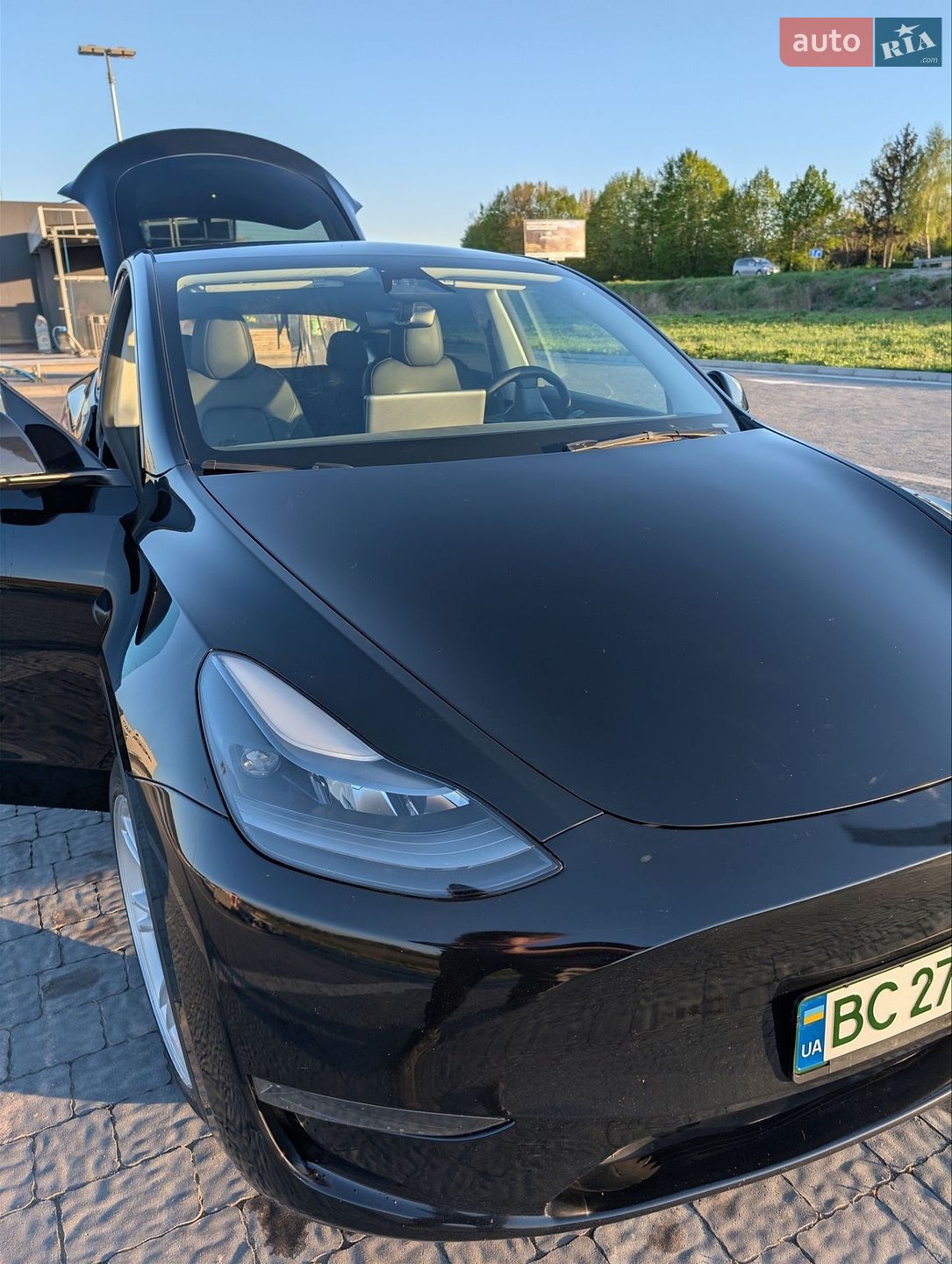 Tesla Model Y 2024 VIN 7SAYGDED9RF055789 фото оголошення 27 з 38