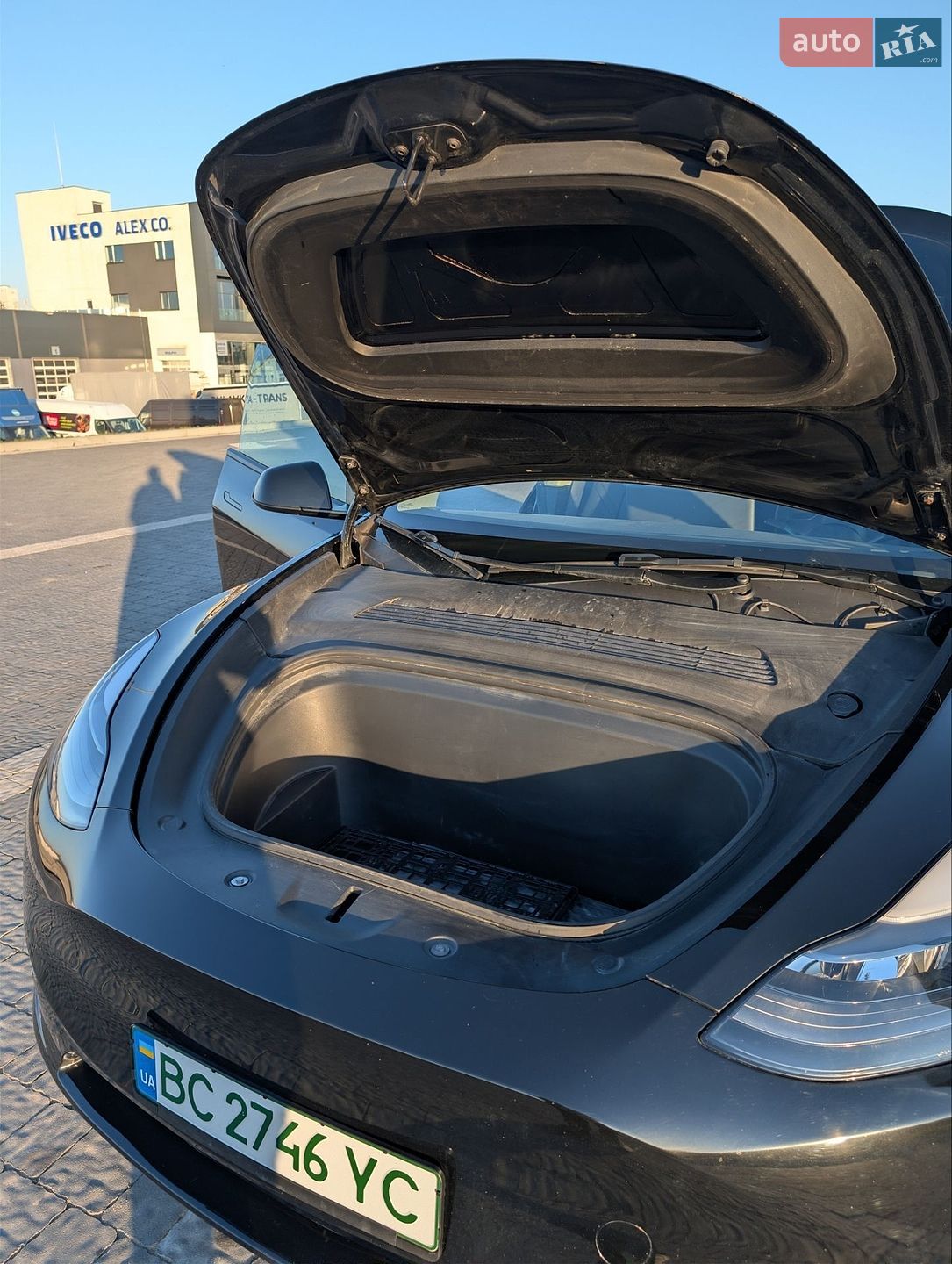 Tesla Model Y 2024 VIN 7SAYGDED9RF055789 фото оголошення 26 з 38
