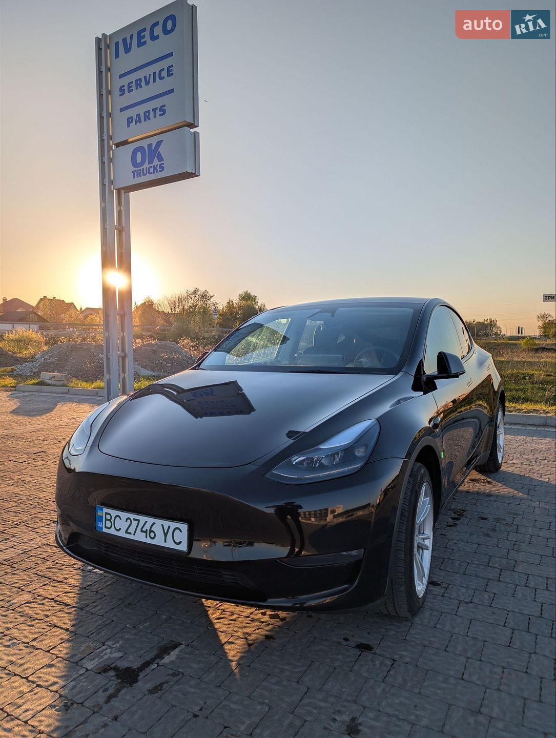 Tesla Model Y 2024 VIN 7SAYGDED9RF055789 фото оголошення 35 з 38