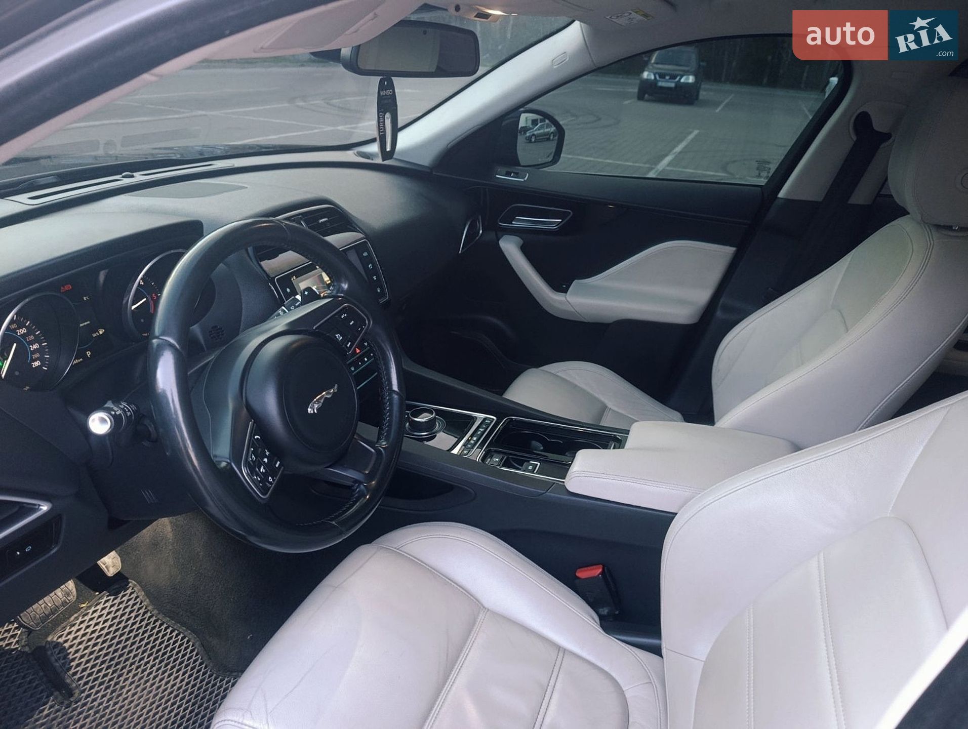 Jaguar F-Pace 2016 VIN SADCA2BN7HA068370 фото оголошення 13 з 35