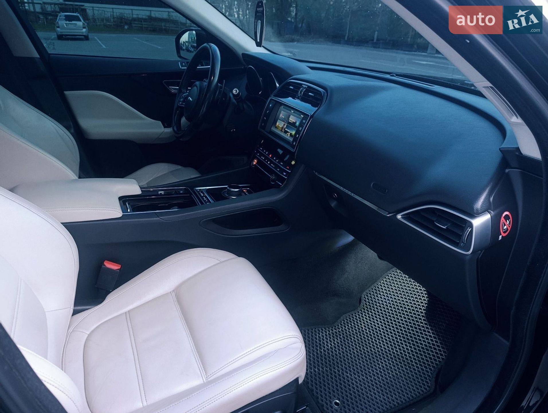 Jaguar F-Pace 2016 VIN SADCA2BN7HA068370 фото оголошення 15 з 35