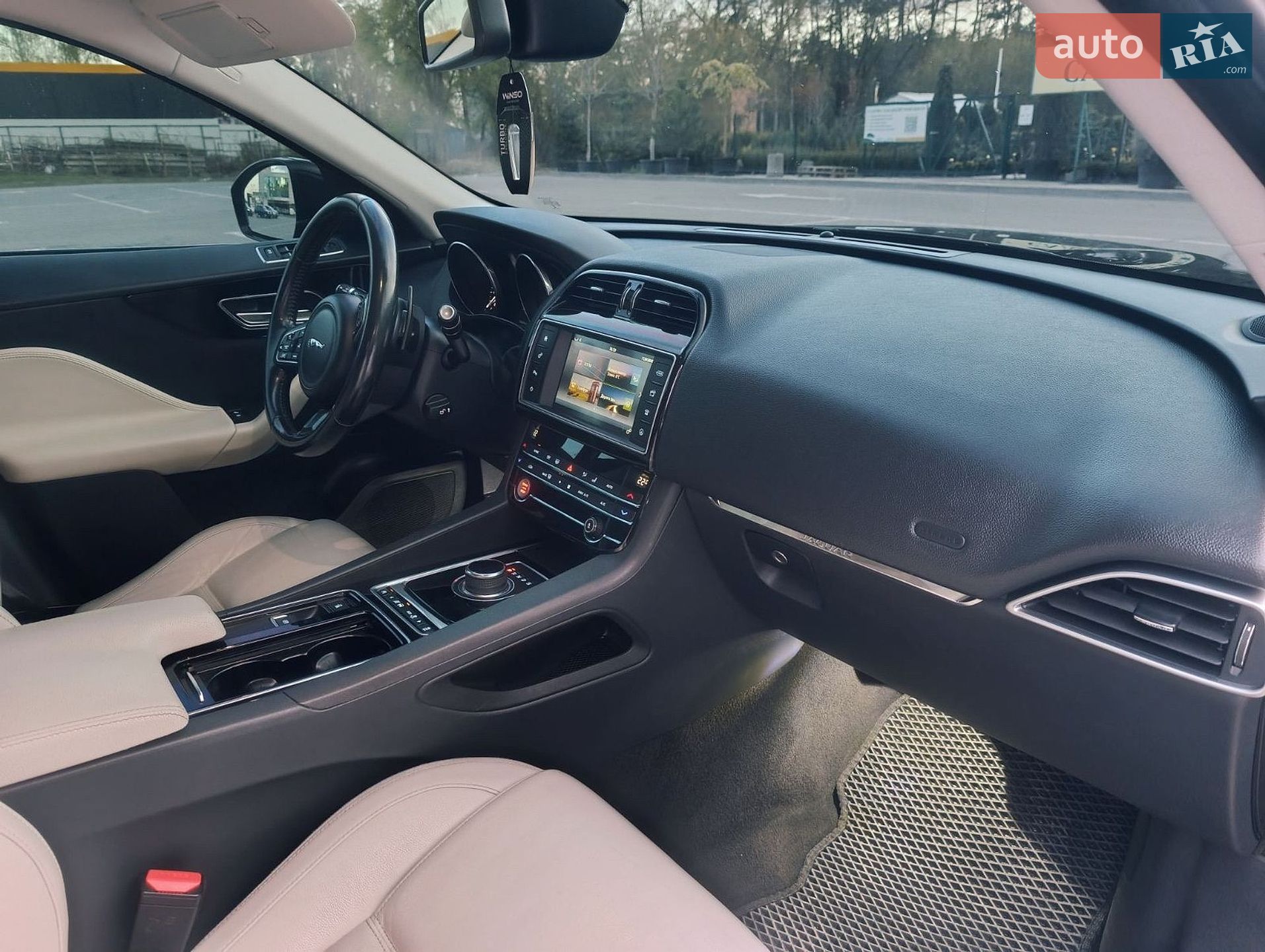 Jaguar F-Pace 2016 VIN SADCA2BN7HA068370 фото оголошення 18 з 35