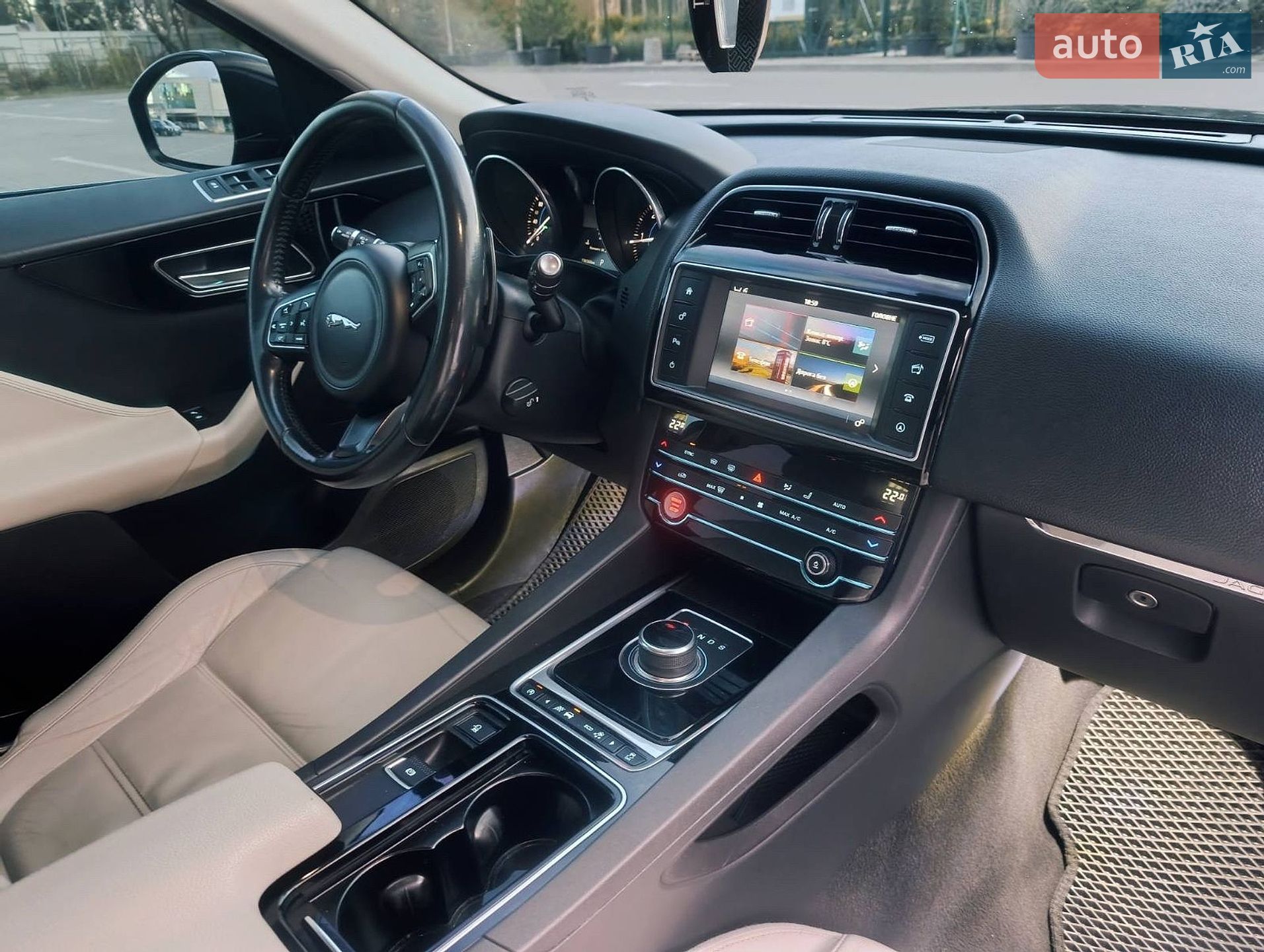 Jaguar F-Pace 2016 VIN SADCA2BN7HA068370 фото оголошення 17 з 35