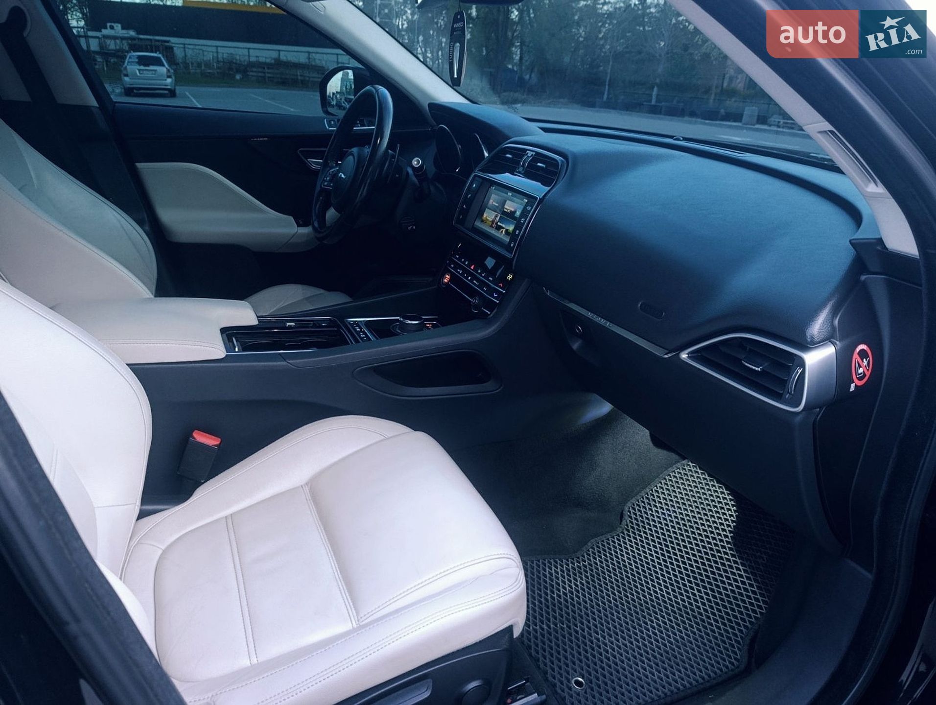 Jaguar F-Pace 2016 VIN SADCA2BN7HA068370 фото оголошення 20 з 35