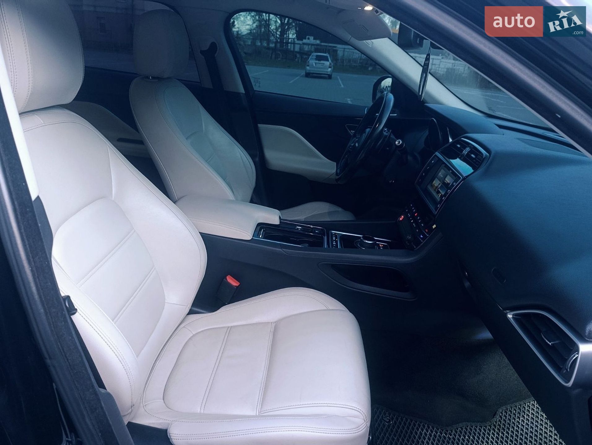 Jaguar F-Pace 2016 VIN SADCA2BN7HA068370 фото оголошення 19 з 35