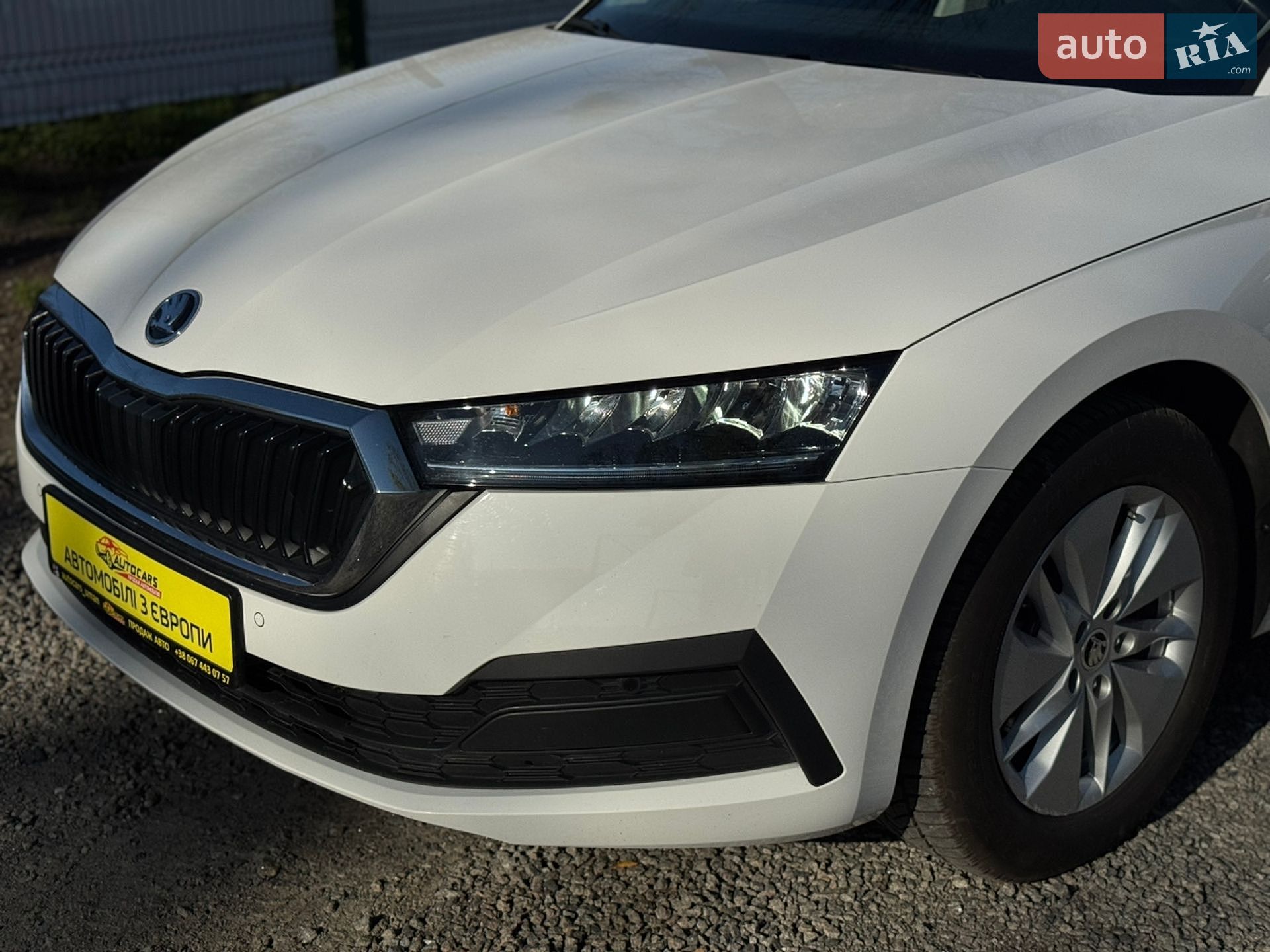 Skoda Octavia 2023 VIN TMBJG8NX1PY166821 фото оголошення 4 з 52