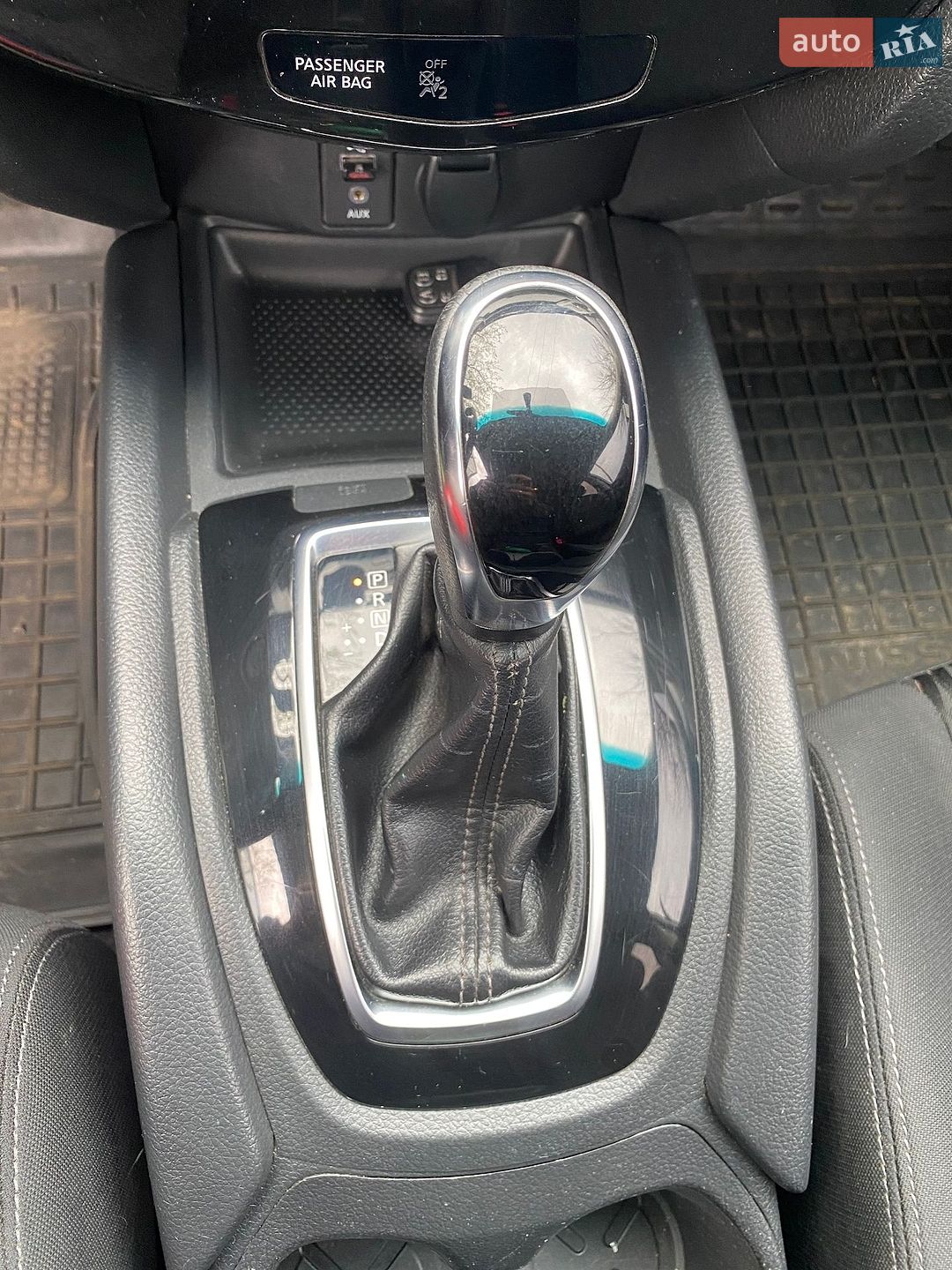 Nissan Rogue 2017 VIN KNMAT2MV2HP559615 фото оголошення 4 з 39