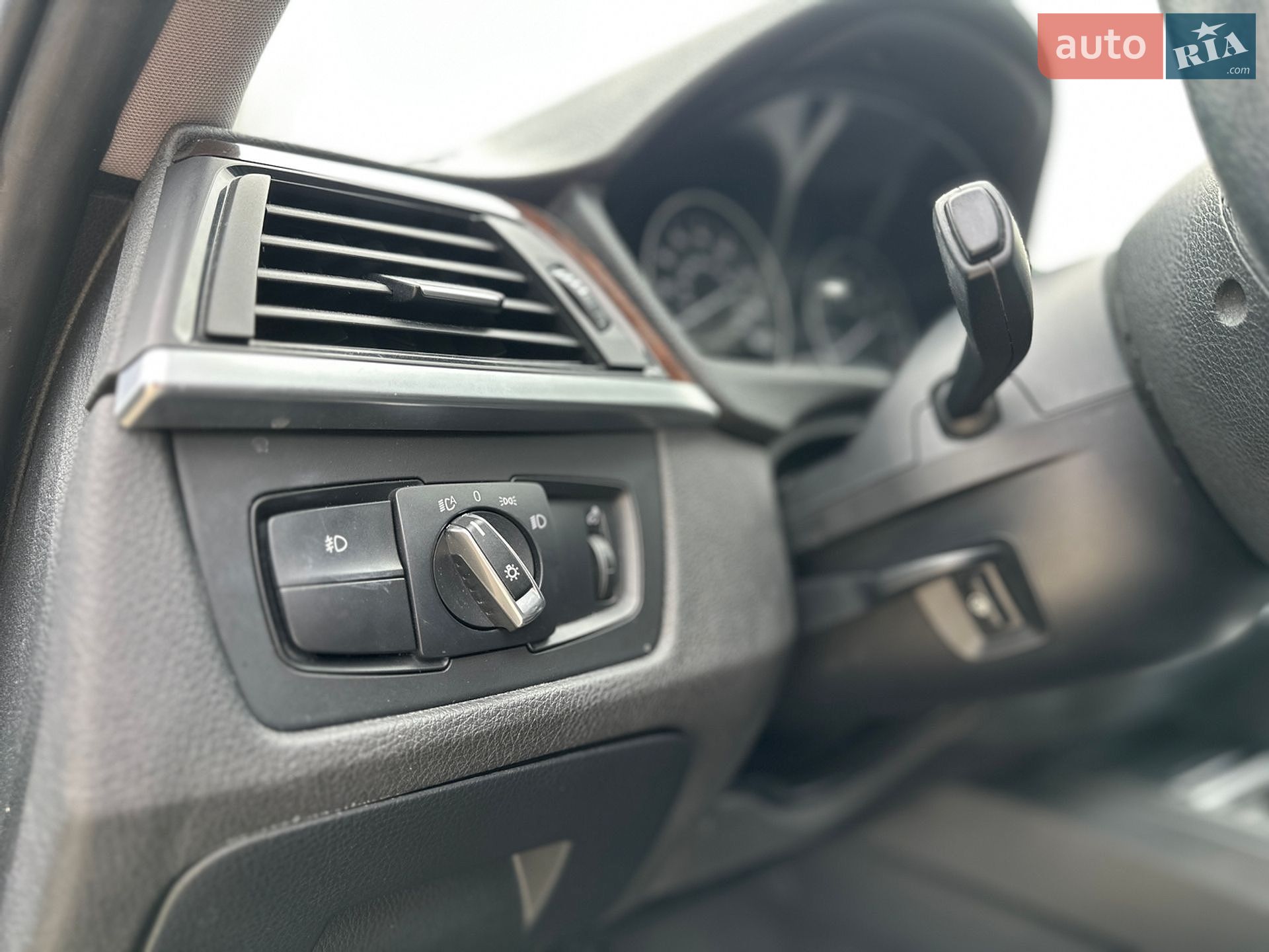 BMW 3 Series 2014 VIN WBA3B5G58FNS14202 фото оголошення 14 з 33