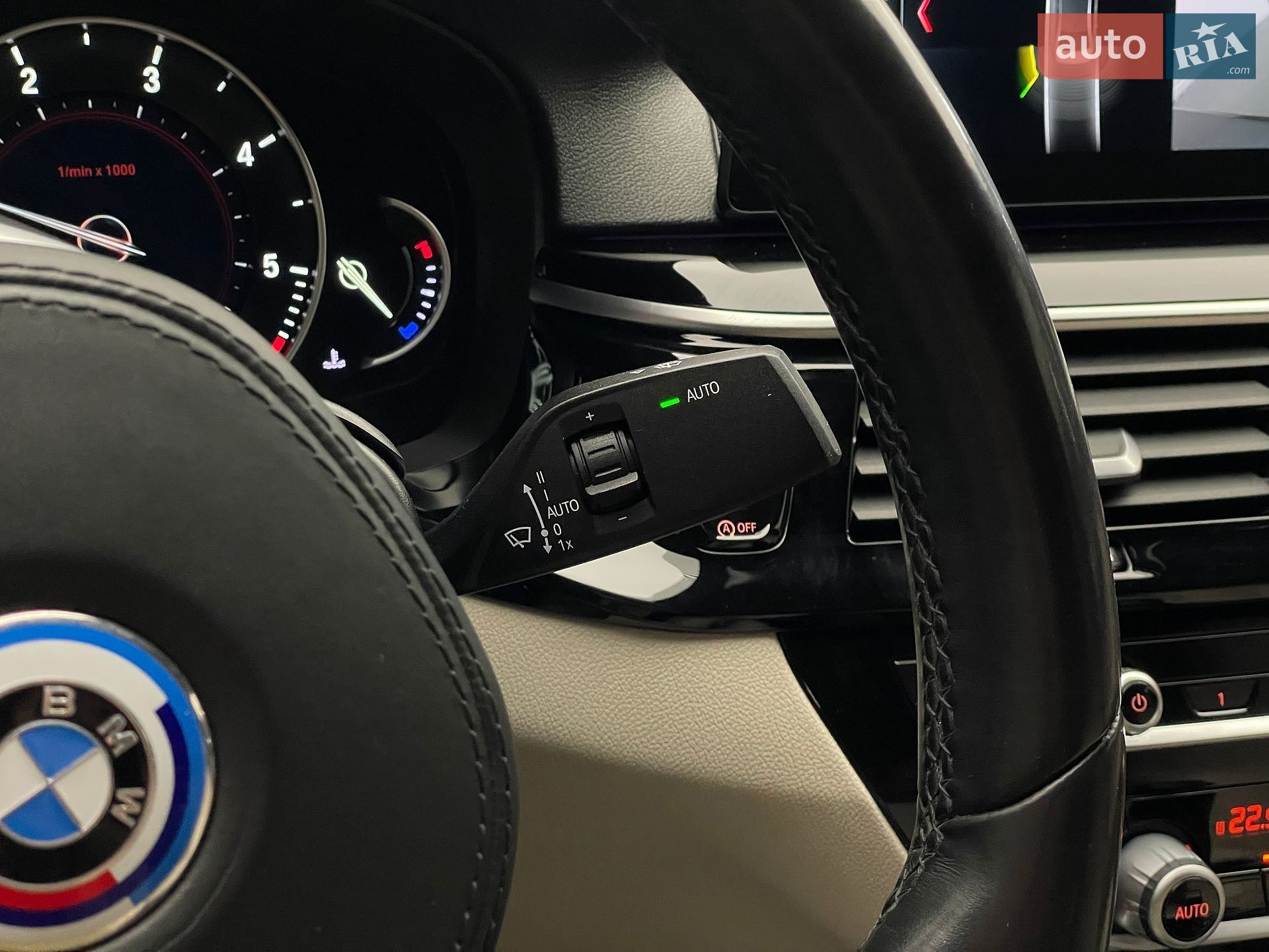 BMW 5 Series 2017 VIN WBAJC31050G993737 фото оголошення 14 з 21