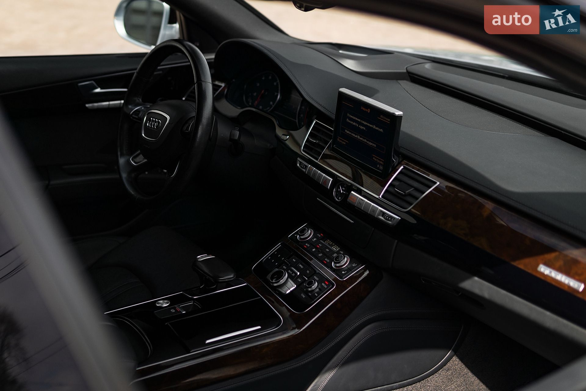 Audi A8 2016 VIN WAU34AFD5GN007117 фото оголошення 11 з 17
