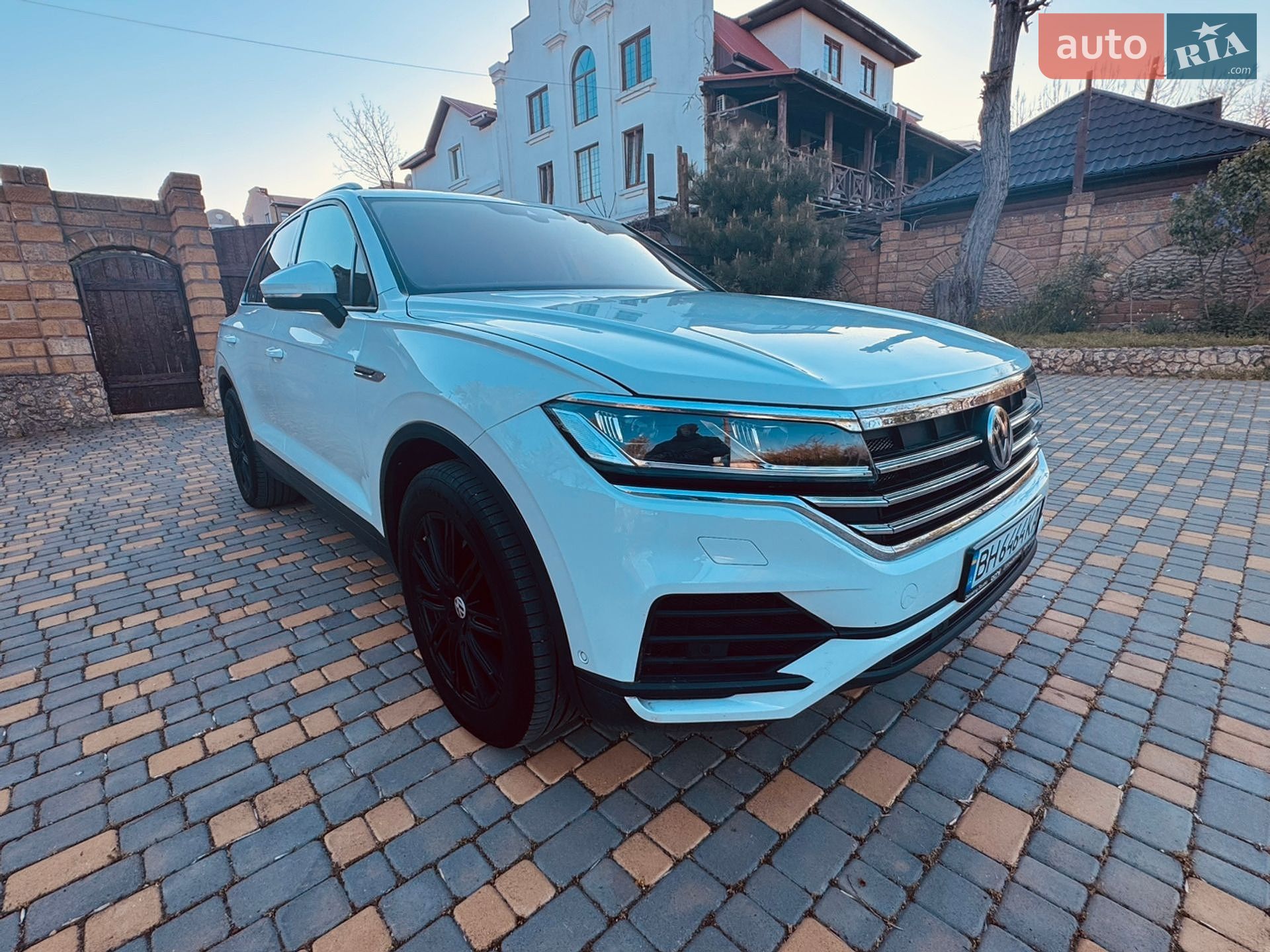 Volkswagen Touareg 2019 VIN WVGZZZCRZLD014898 фото оголошення 6 з 65