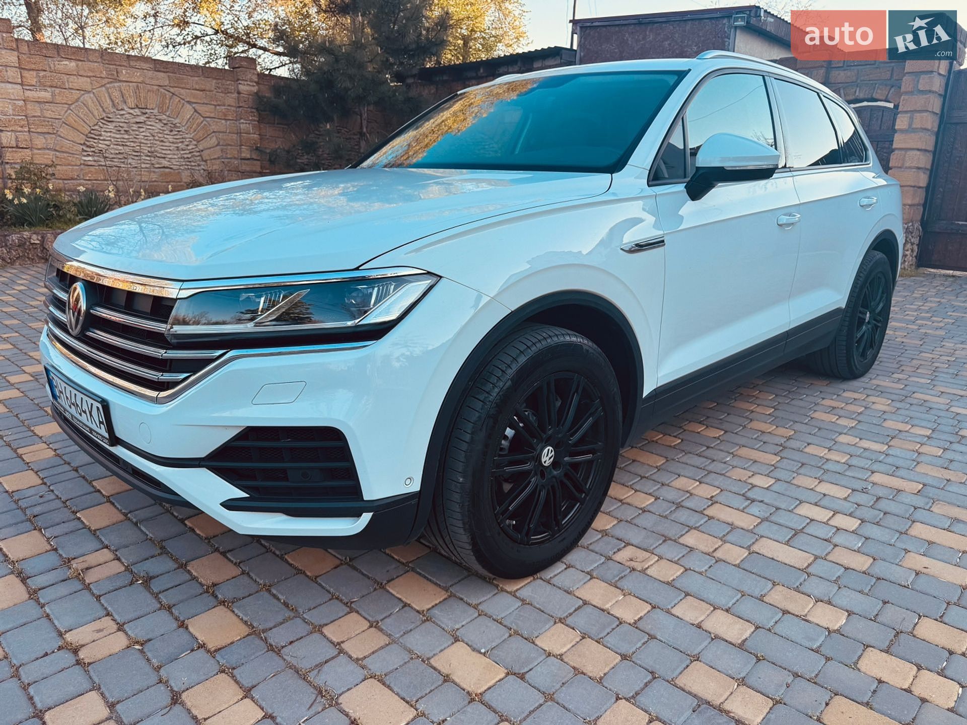 Volkswagen Touareg 2019 VIN WVGZZZCRZLD014898 фото оголошення 5 з 65