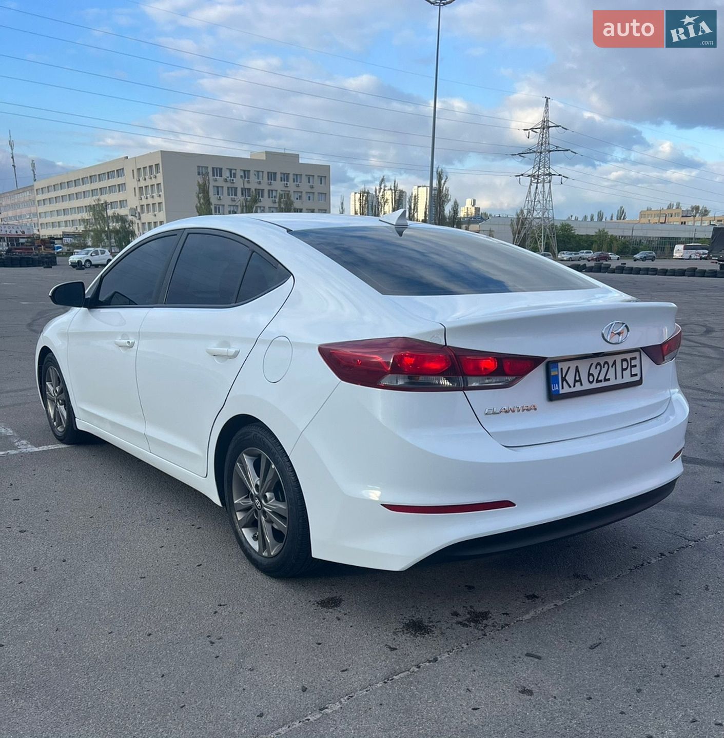 Hyundai Elantra 2018 VIN 5NPD84LF4JH346817 фото оголошення 2 з 17