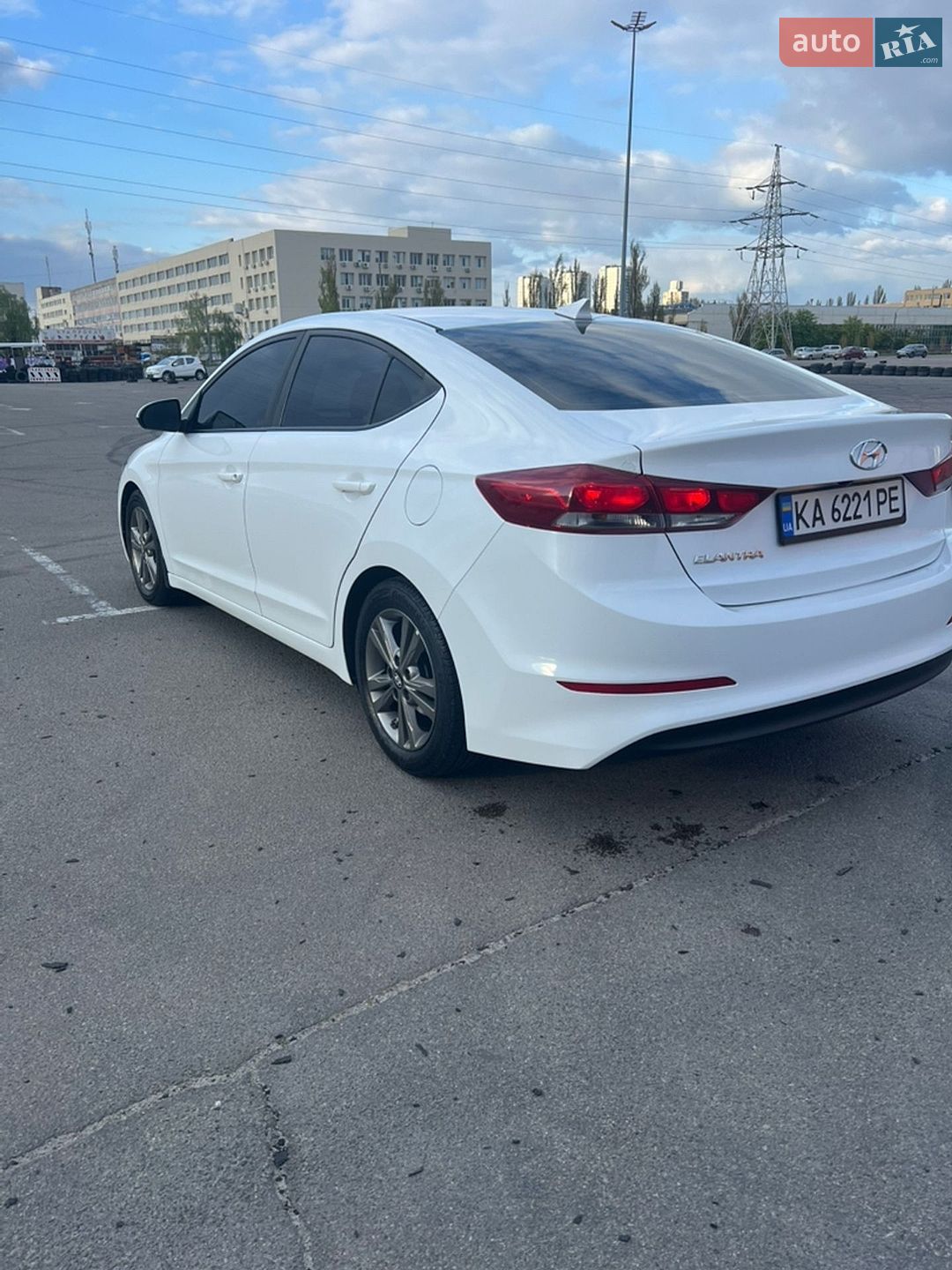 Hyundai Elantra 2018 VIN 5NPD84LF4JH346817 фото оголошення 4 з 17
