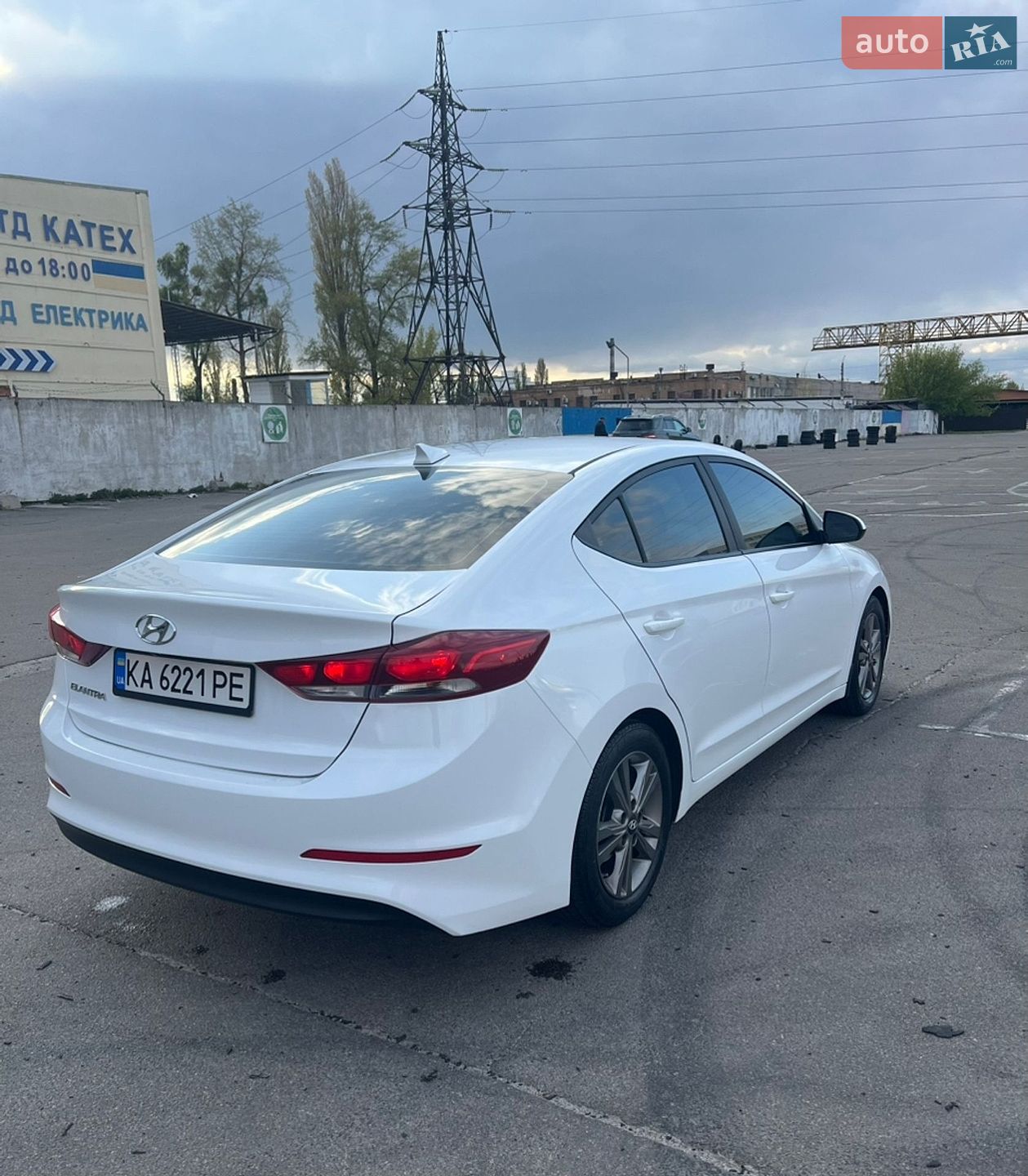 Hyundai Elantra 2018 VIN 5NPD84LF4JH346817 фото оголошення 9 з 17
