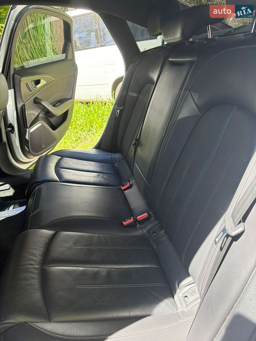 Audi A6 2016 VIN WAUG8AFC7HN050422 фото оголошення 9 з 19