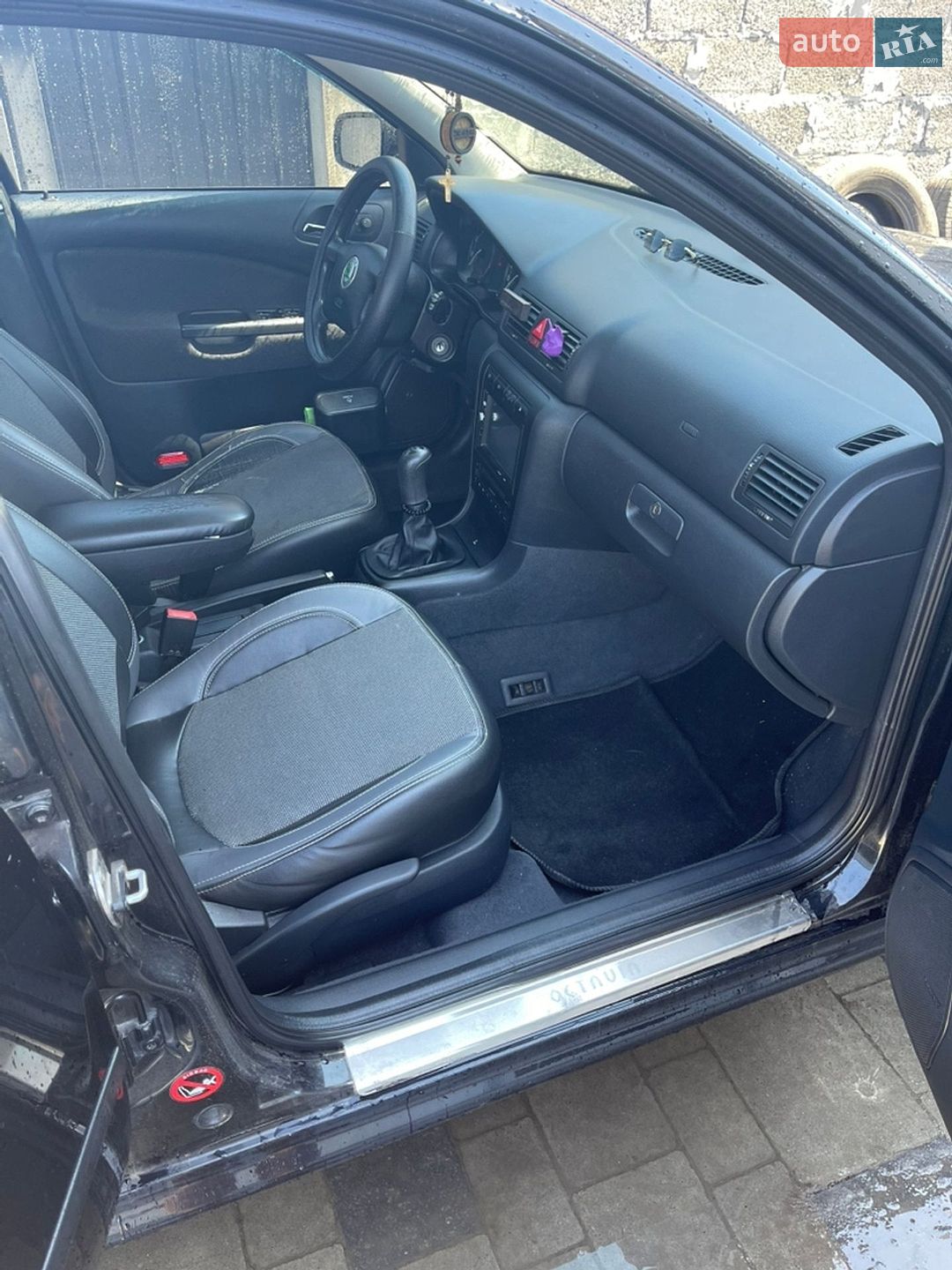 Skoda Octavia 2001 VIN TMBHX21U422534878 фото оголошення 15 з 24
