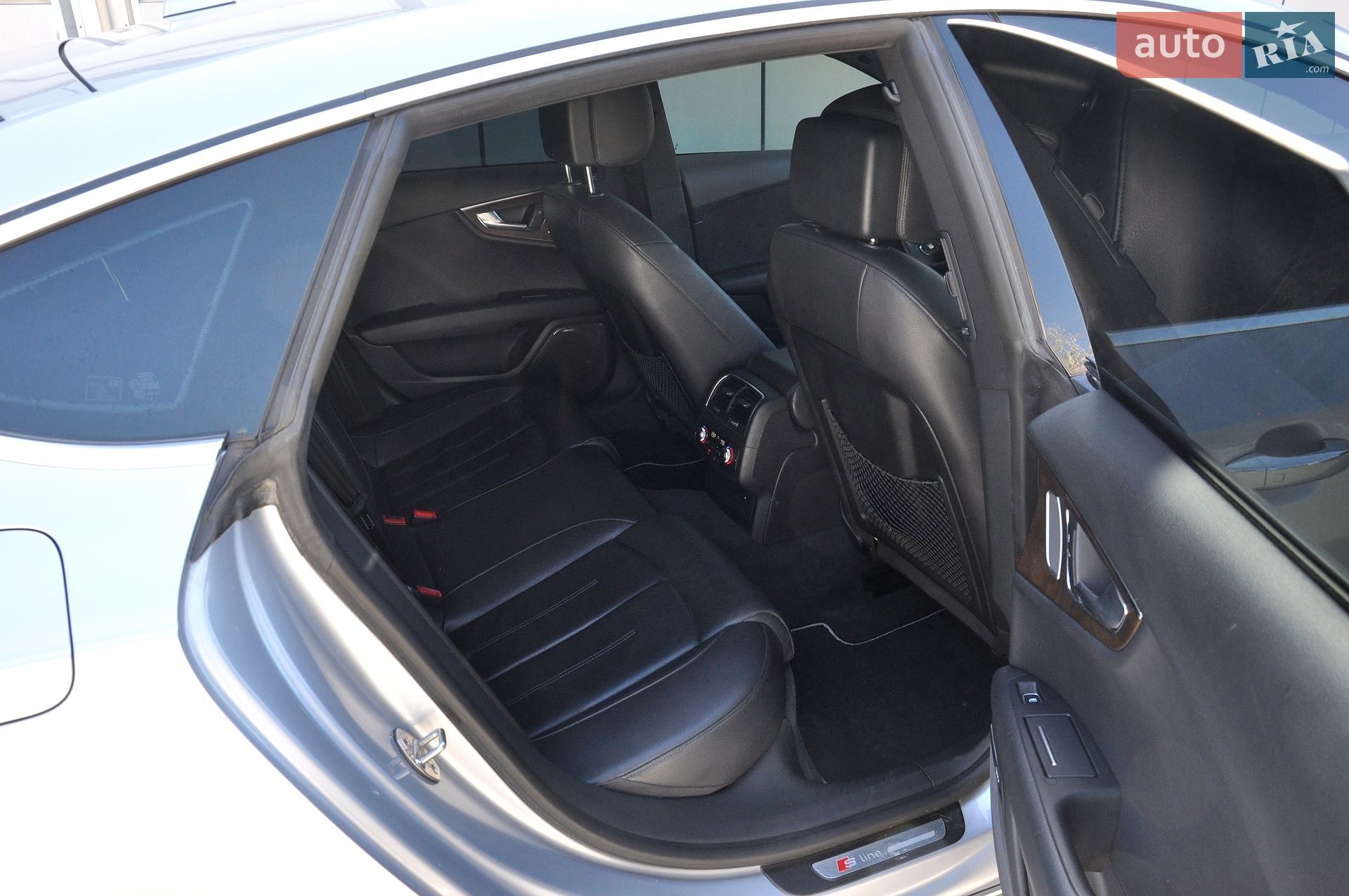 Audi A7 Sportback 2016 VIN WAUWGAFC2GN121474 фото оголошення 30 з 58
