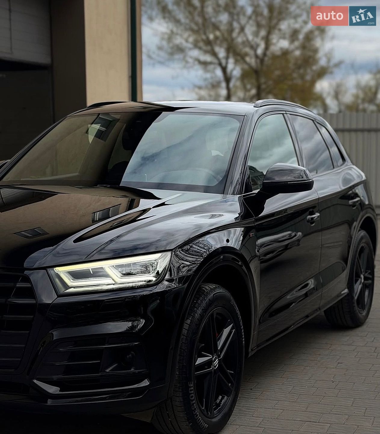 Audi Q5 2018 VIN WAUZZZFY2K2012086 фото оголошення 4 з 32