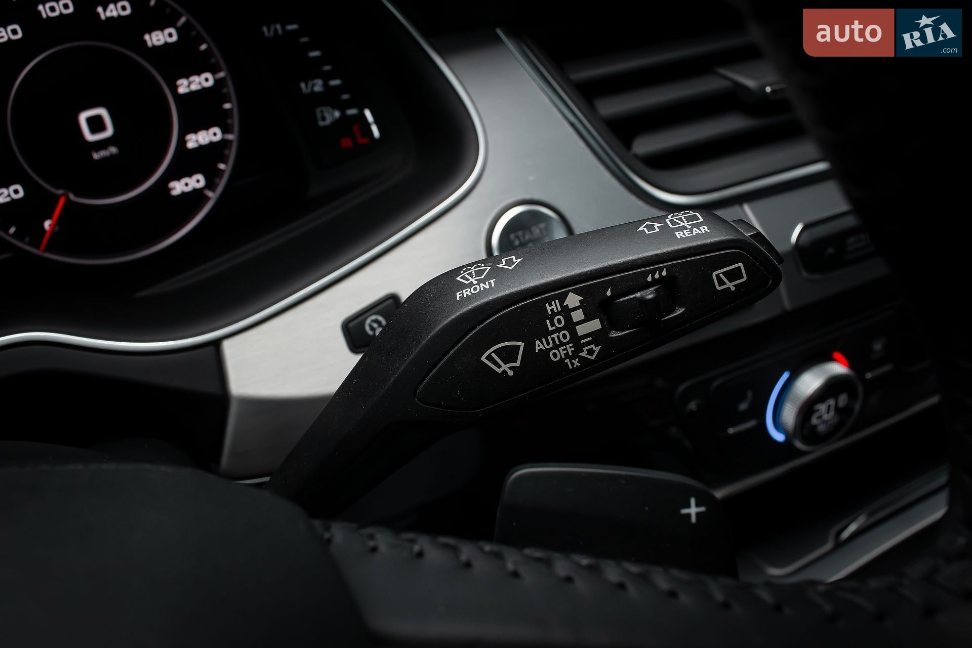 Audi Q7 2018 VIN WAUZZZ4M4JD062698 фото оголошення 22 з 45