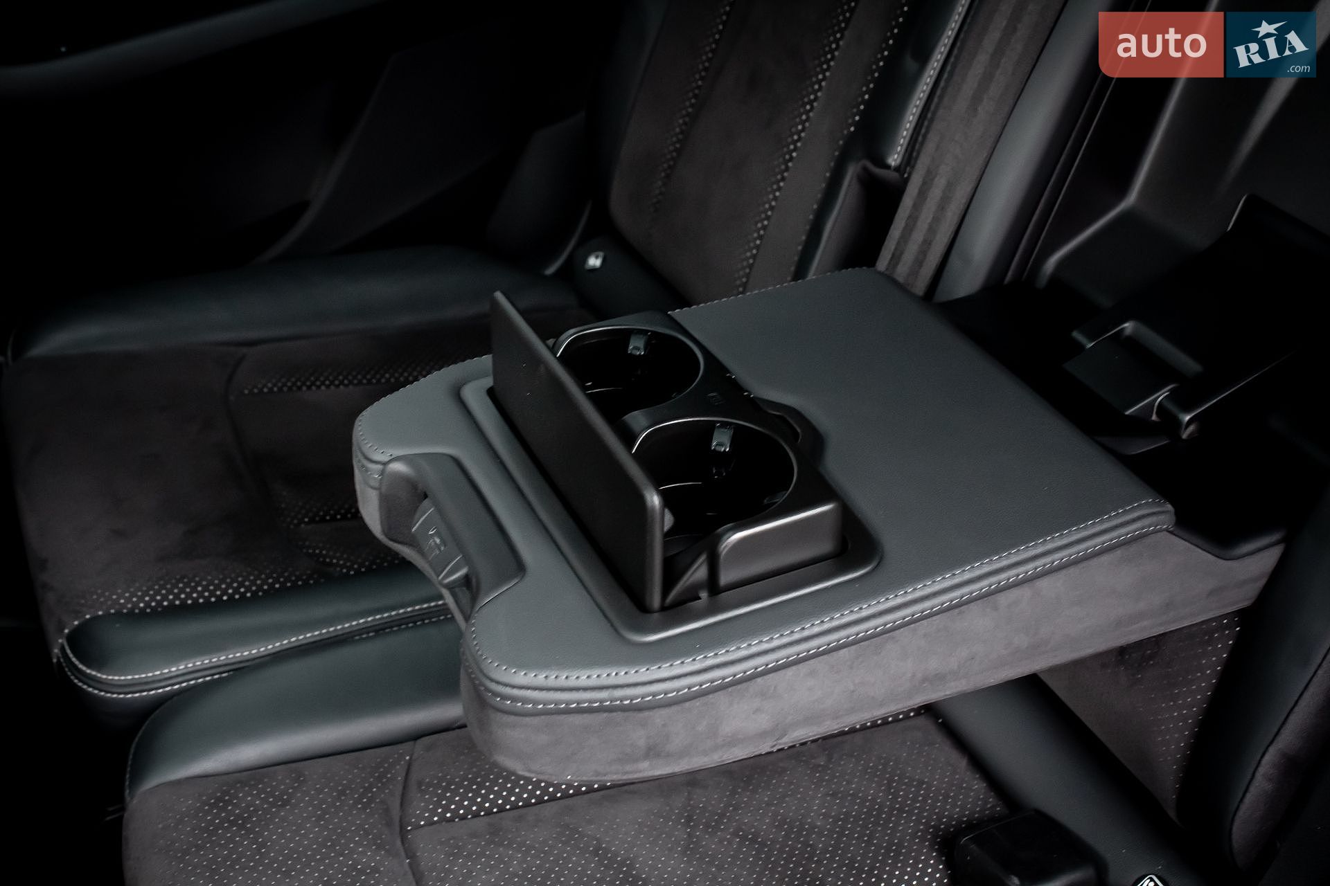 Audi Q7 2018 VIN WAUZZZ4M4JD062698 фото оголошення 34 з 45