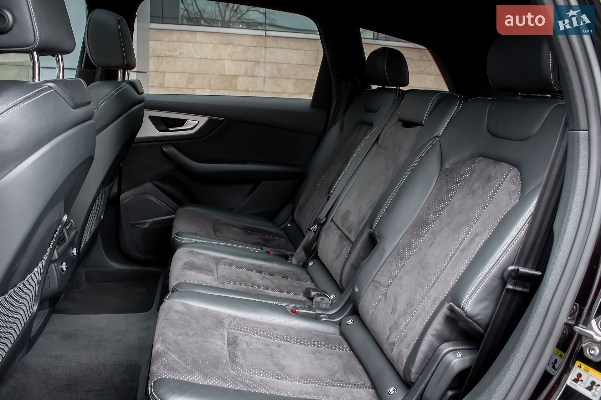 Audi Q7 2018 VIN WAUZZZ4M4JD062698 фото оголошення 12 з 45