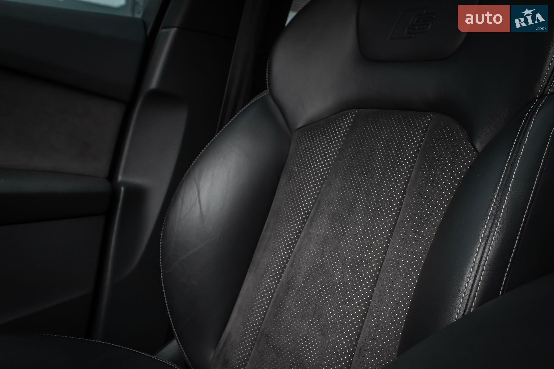 Audi Q7 2018 VIN WAUZZZ4M4JD062698 фото оголошення 30 з 45