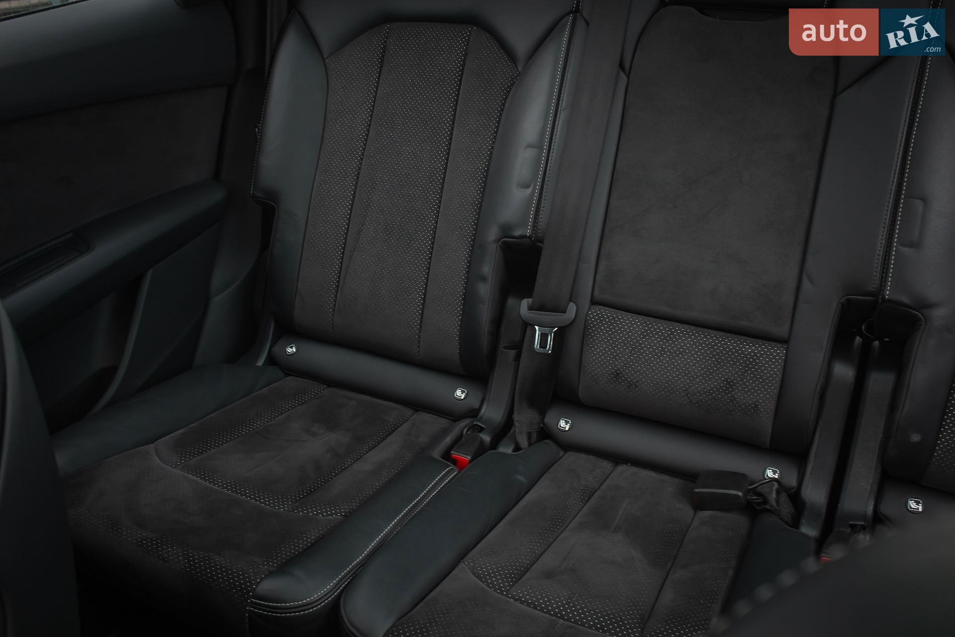 Audi Q7 2018 VIN WAUZZZ4M4JD062698 фото оголошення 33 з 45