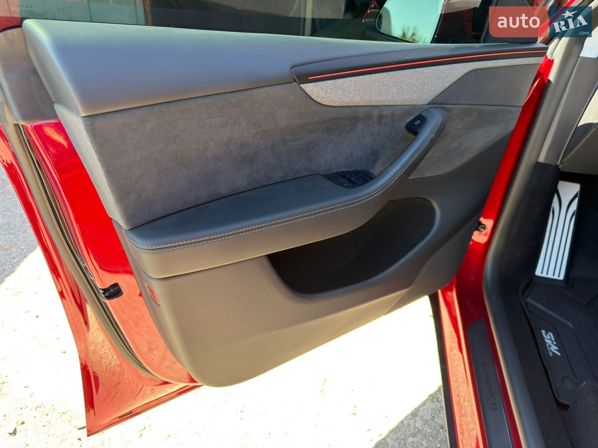 Tesla Model Y 2025 VIN 7SAYGDEE5TF329828 фото оголошення 23 з 37