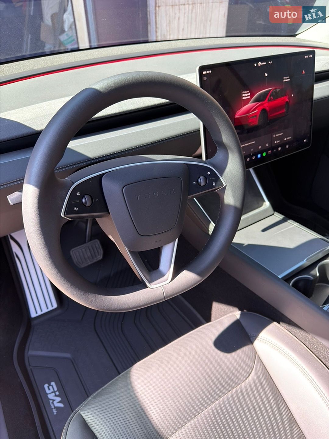 Tesla Model Y 2025 VIN 7SAYGDEE5TF329828 фото оголошення 24 з 37