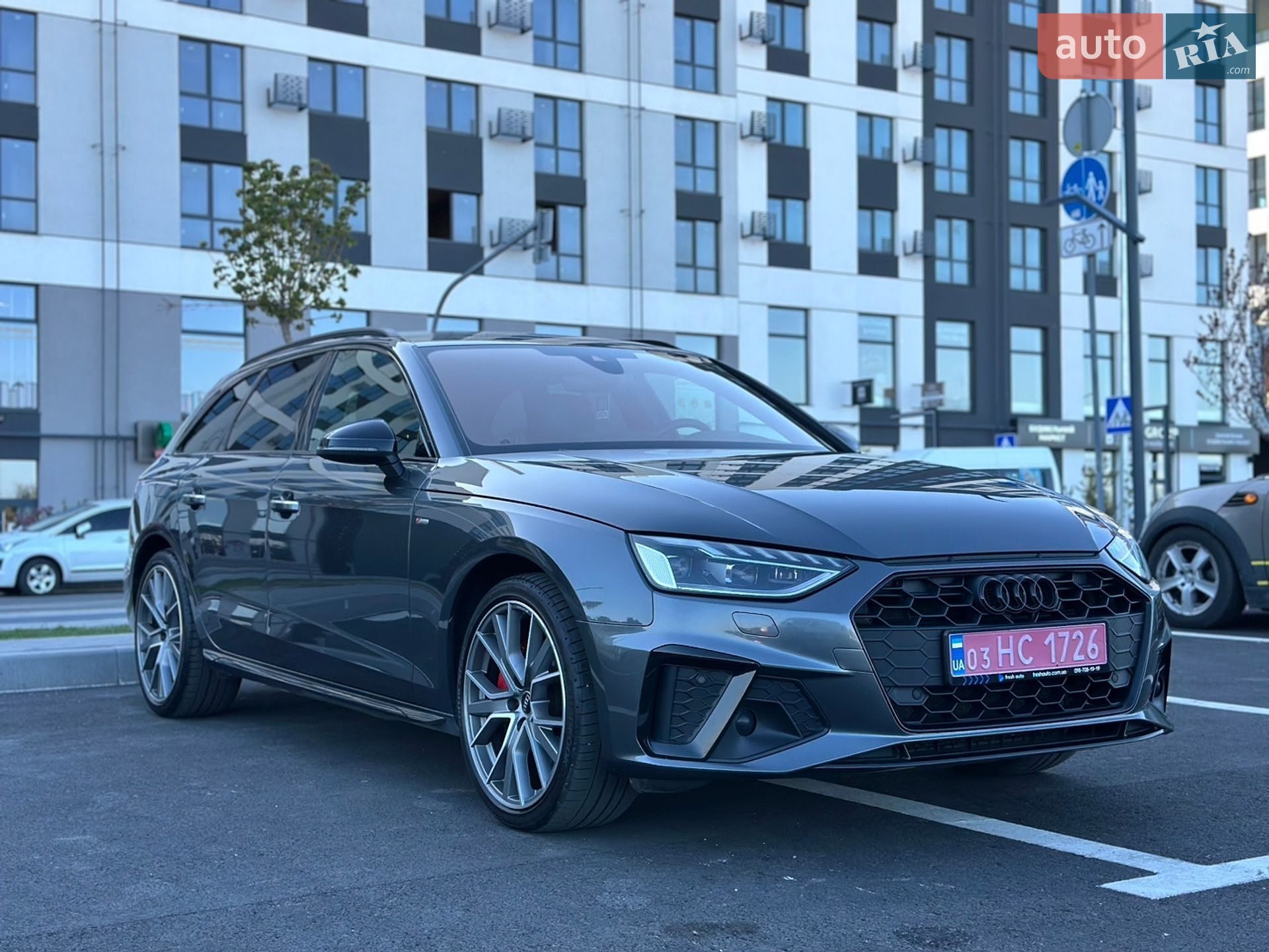 Audi A4 2022 VIN WAUZZZF40NA032019 фото оголошення 4 з 67