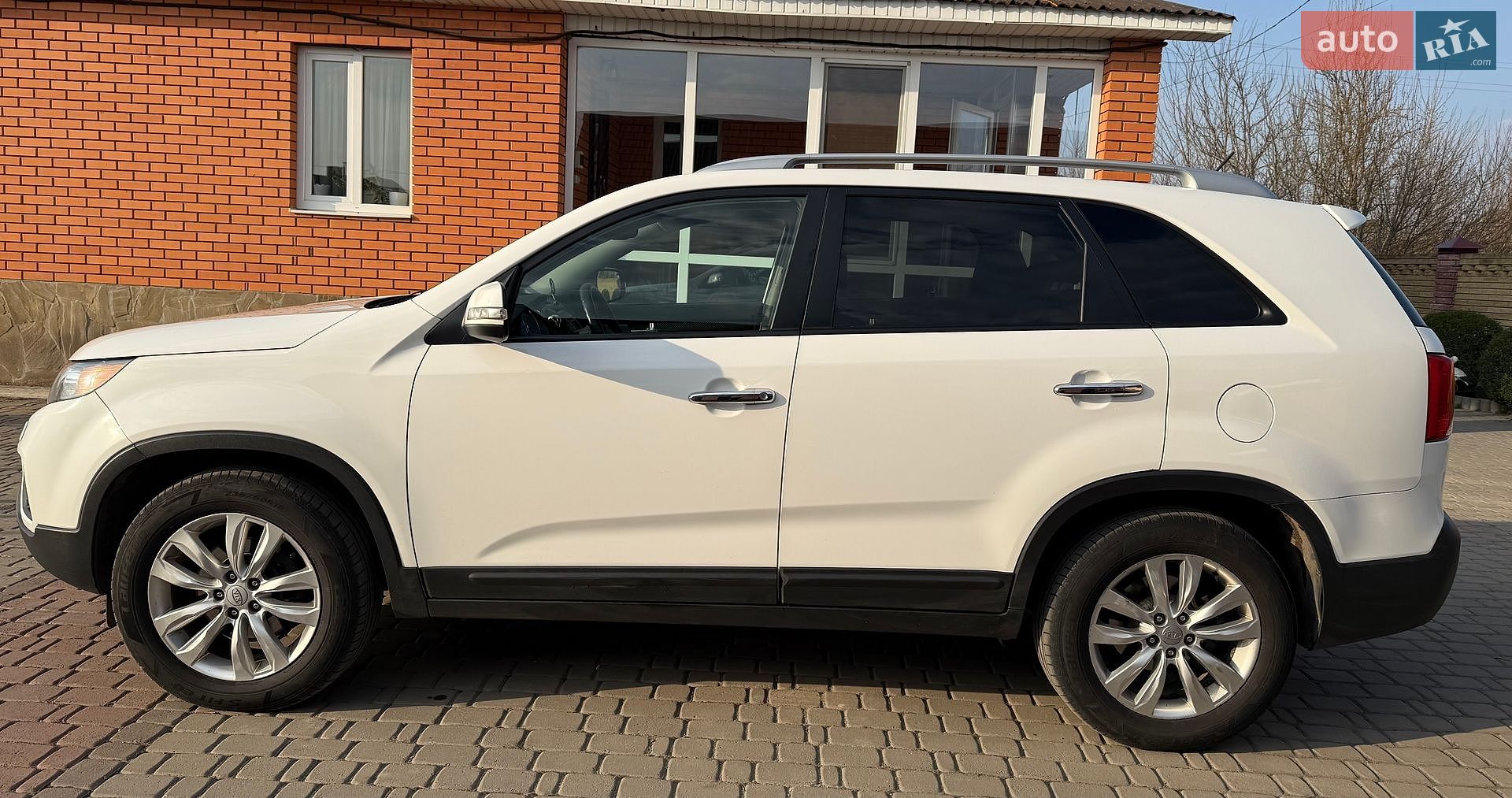 Kia Sorento 2010 VIN KNAKU814BA5075100 фото оголошення 5 з 13