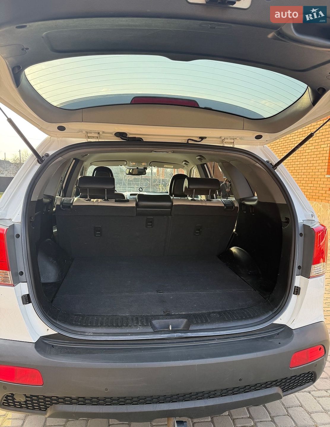 Kia Sorento 2010 VIN KNAKU814BA5075100 фото оголошення 6 з 13