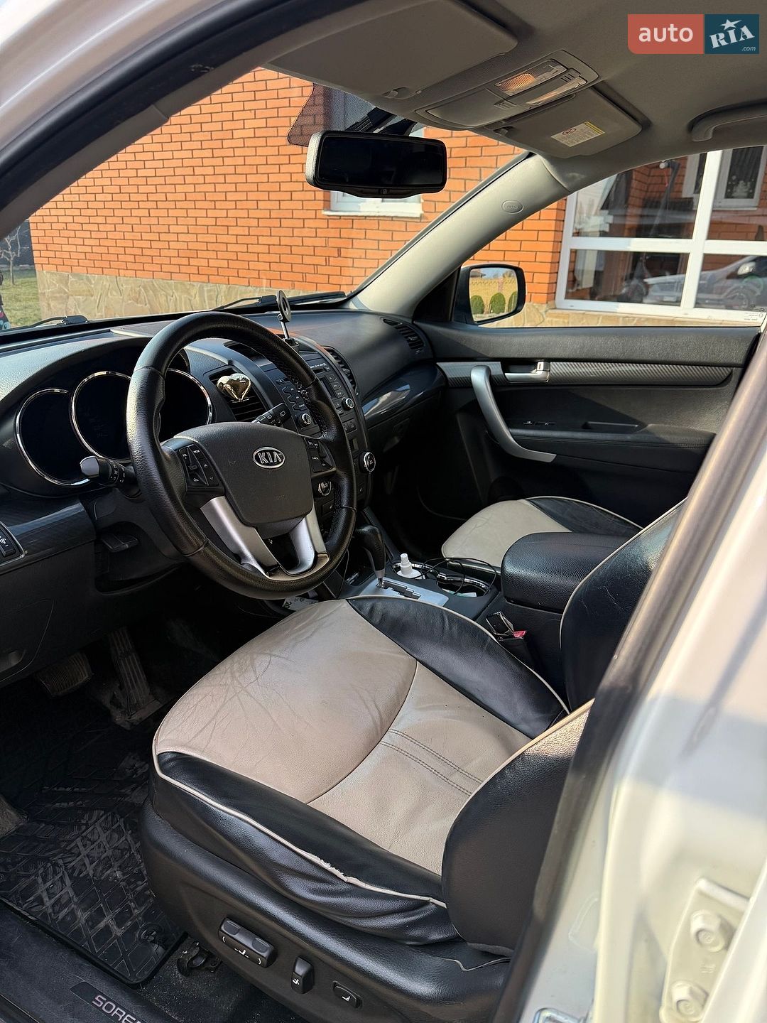 Kia Sorento 2010 VIN KNAKU814BA5075100 фото оголошення 9 з 13