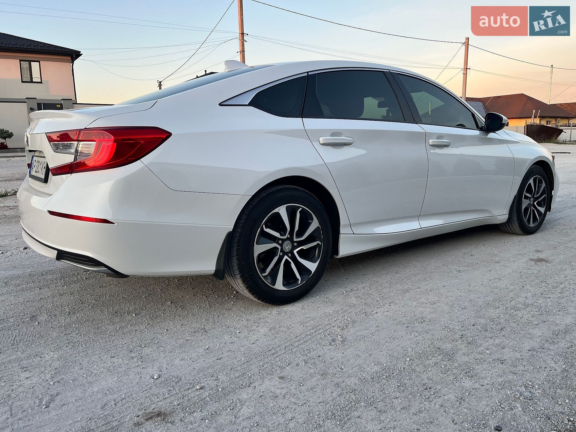 Honda Accord 2018 VIN 1HGCV1F16KA011927 фото оголошення 11 з 19