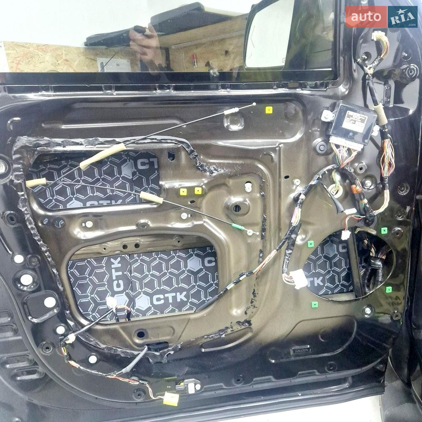 Toyota Sequoia 2016 VIN 5TDJY5G11GS144804 фото оголошення 19 з 92