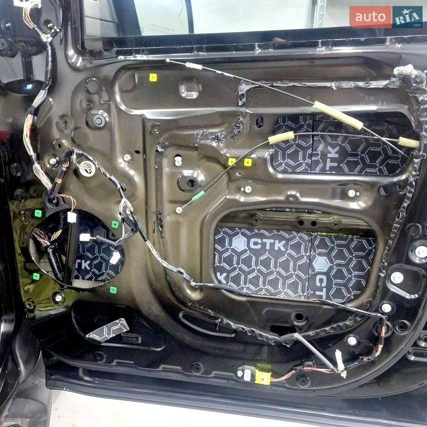 Toyota Sequoia 2016 VIN 5TDJY5G11GS144804 фото оголошення 3 з 92