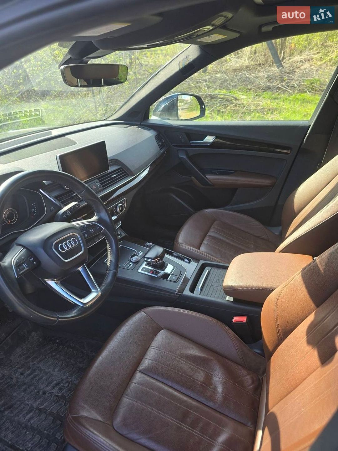 Audi Q5 2019 VIN WA1BNAFY6K2049623 фото оголошення 15 з 26