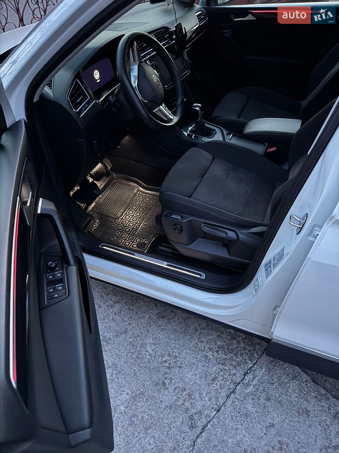 Volkswagen Tiguan 2023 VIN WVGZZZ5N9PW061226 фото оголошення 331 з 361